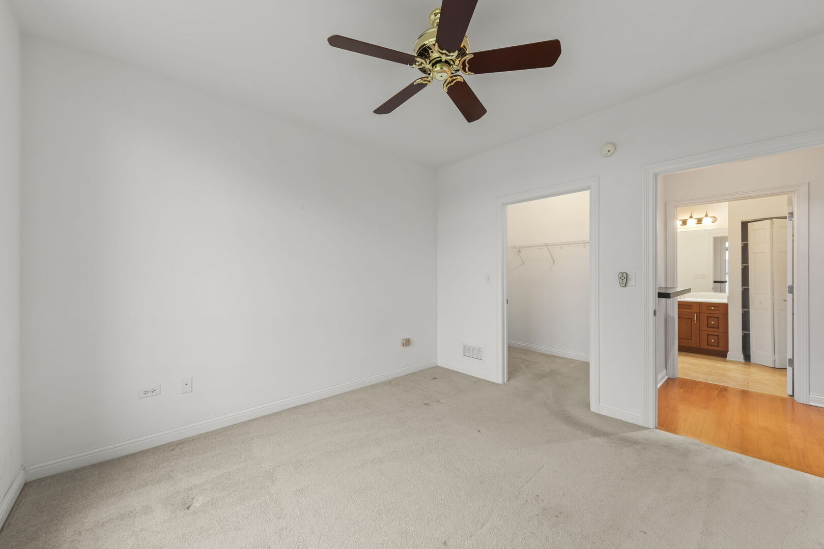 160 S River Street 215 Property Photo 27