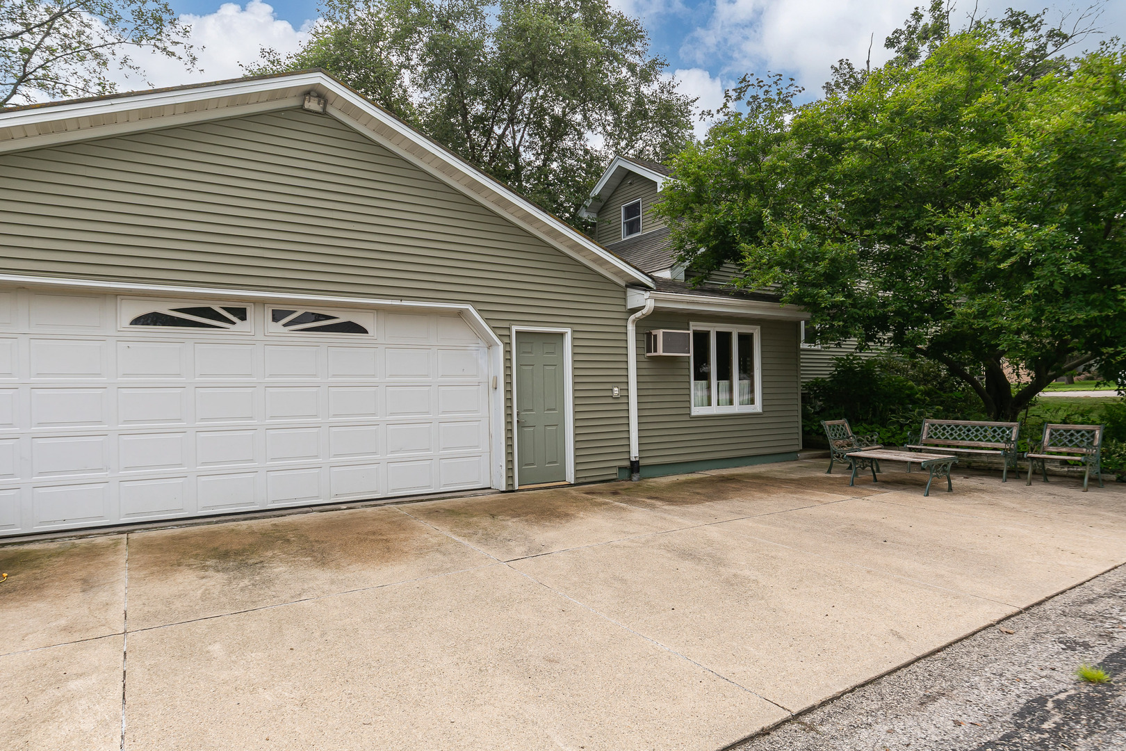 310 Hall Avenue Property Photo 55