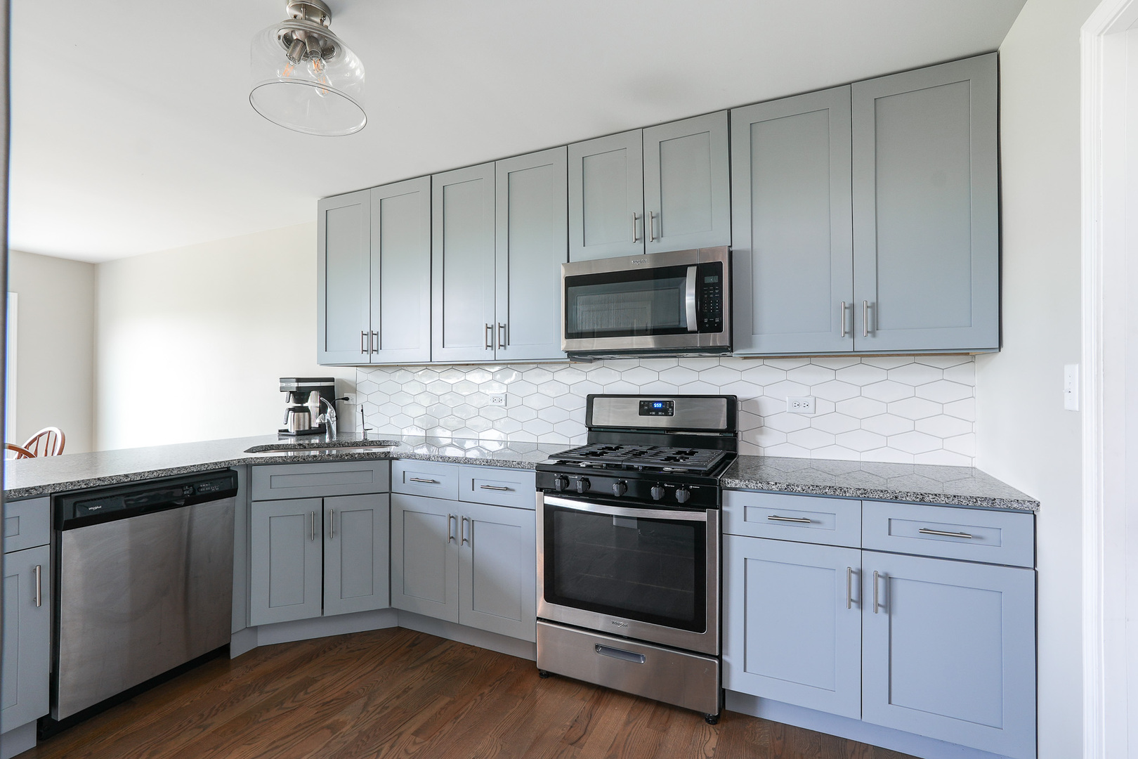 976 Inland Drive Property Photo 4