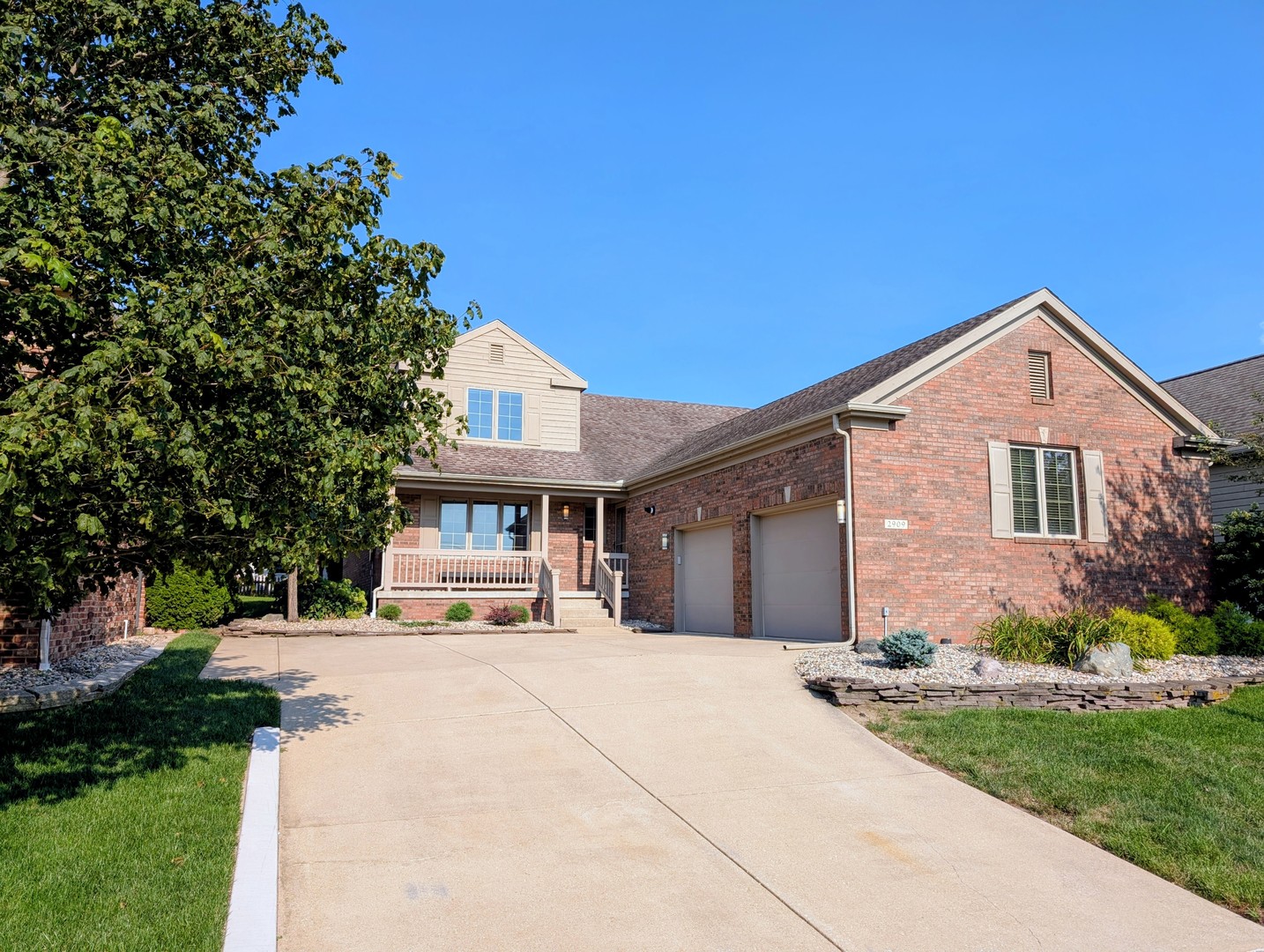 2909 Greystone Place Property Photo 2