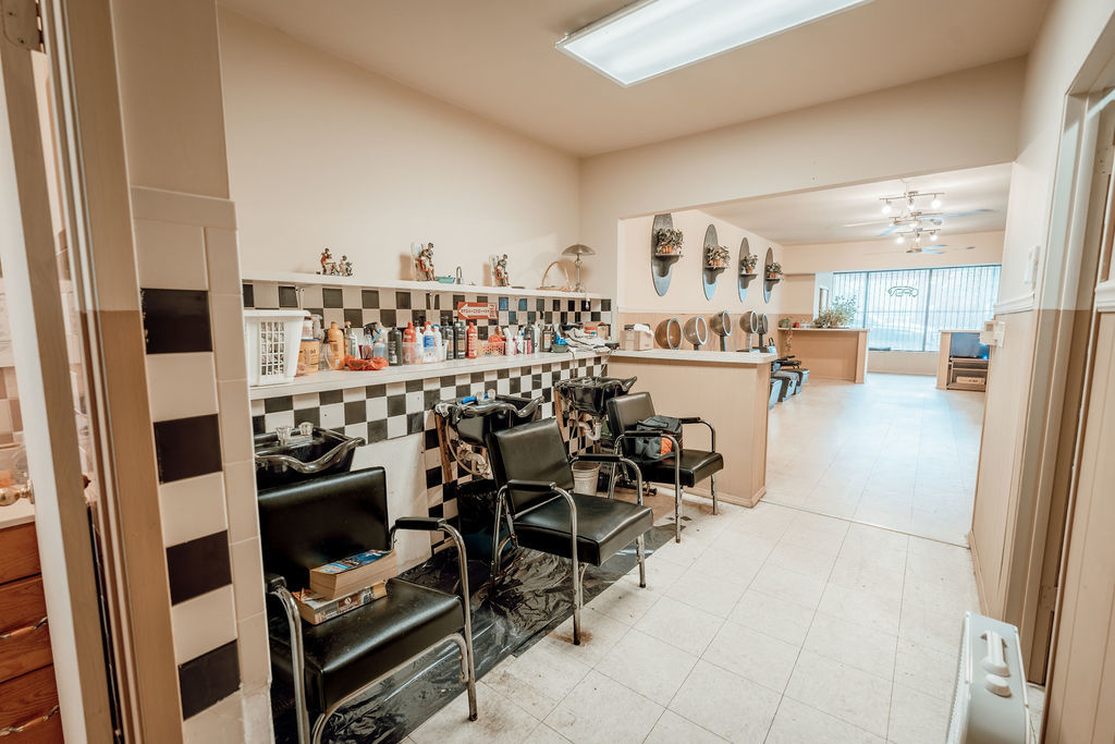 1748 W 79th Street Property Photo 4