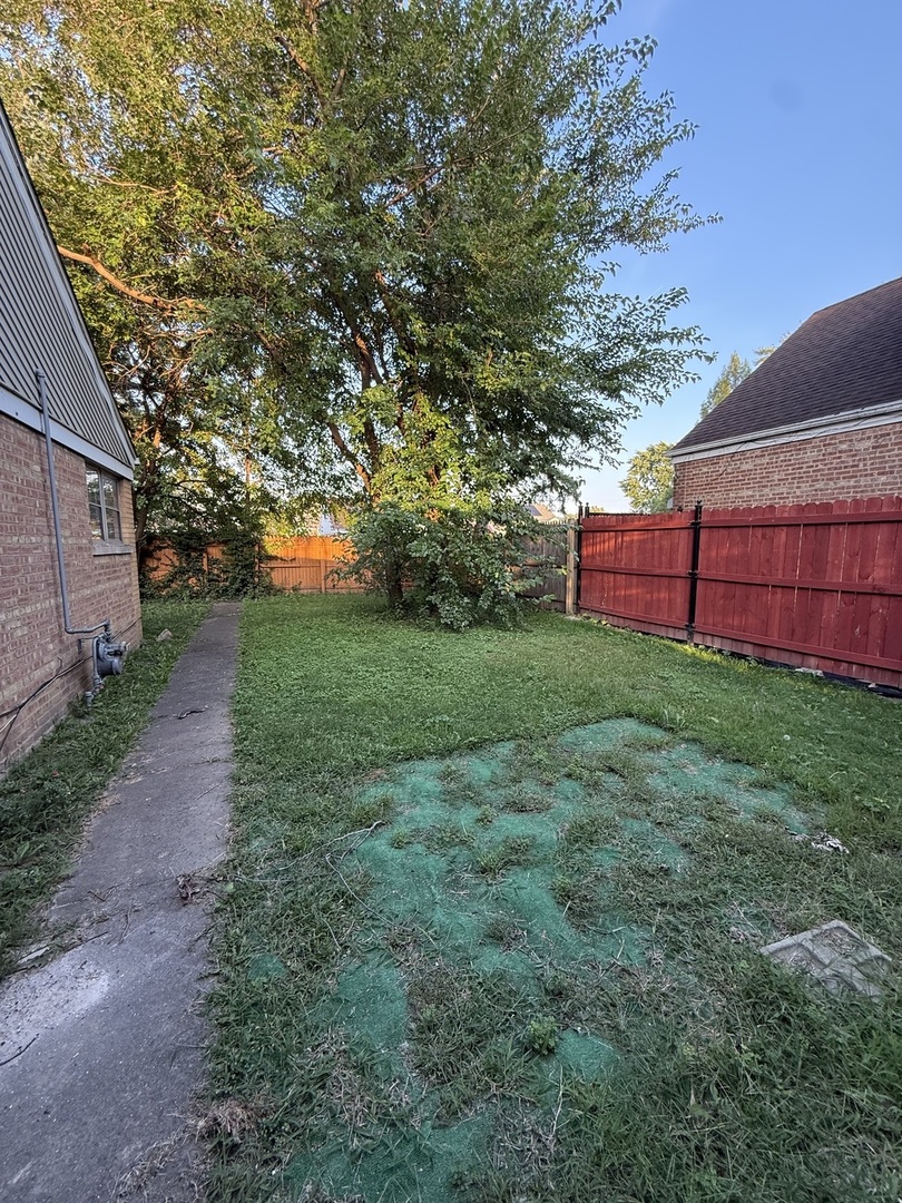 10806 S Komensky Avenue Property Photo 12