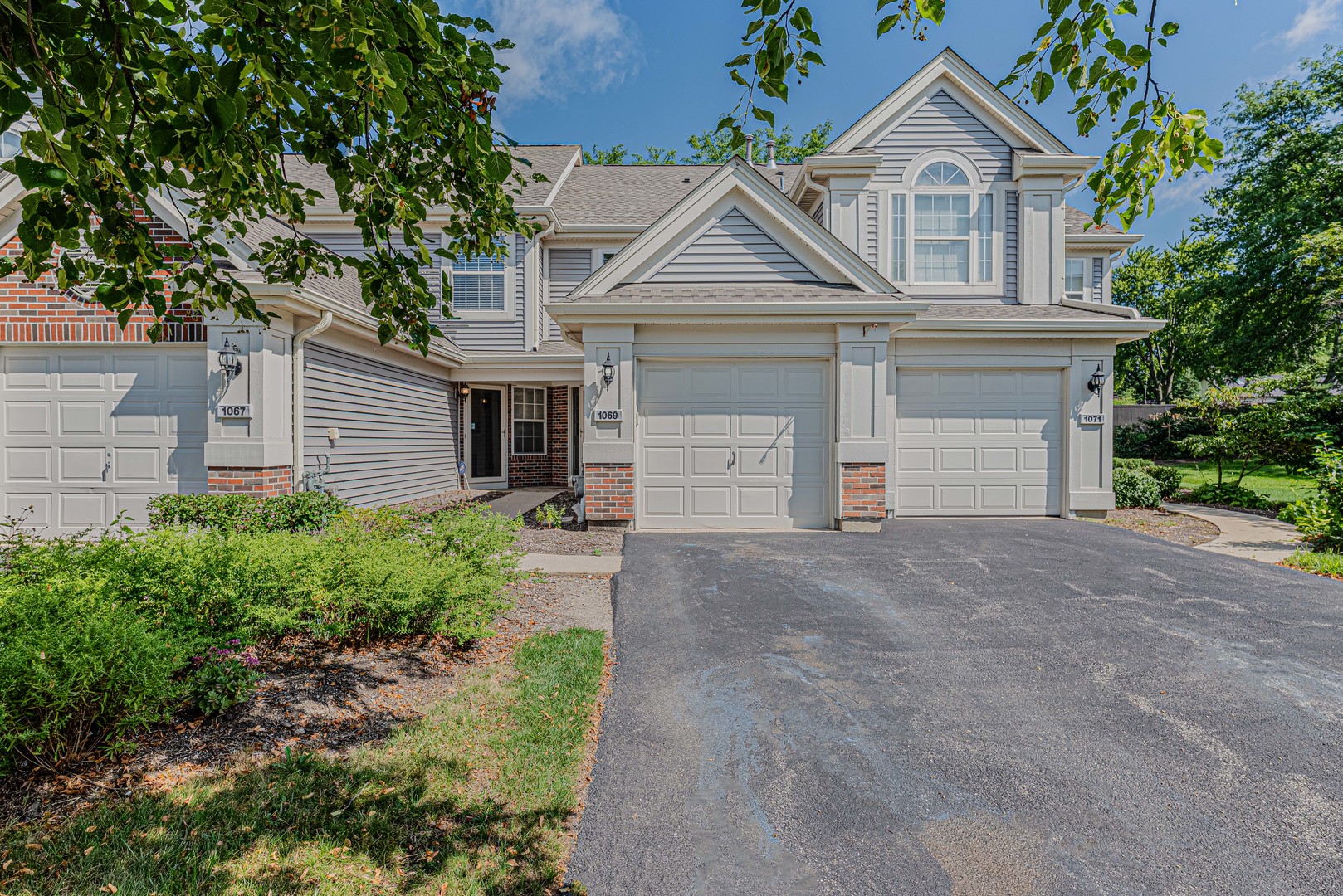 1069 Talbots Lane Property Photo 1