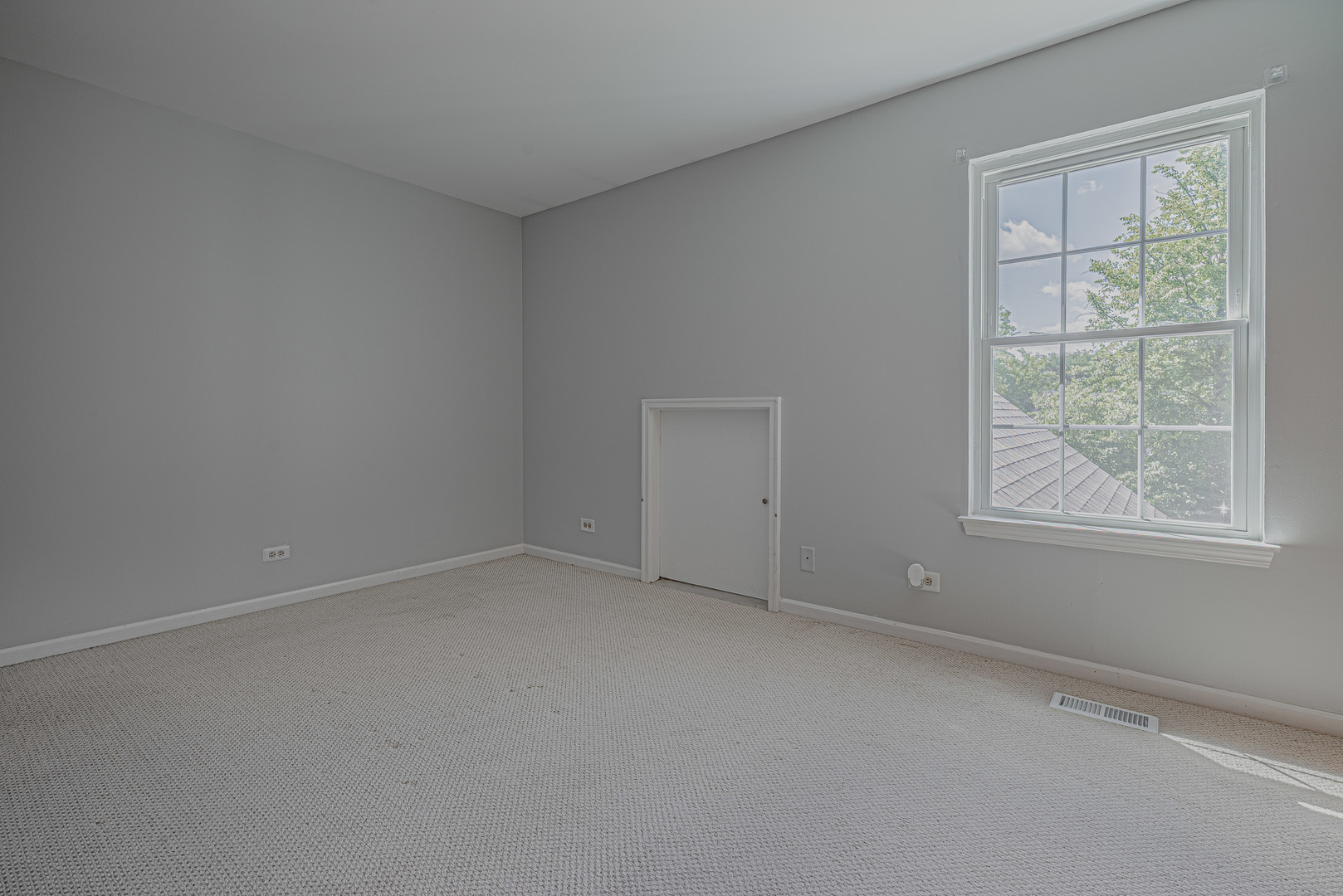 1069 Talbots Lane Property Photo 13