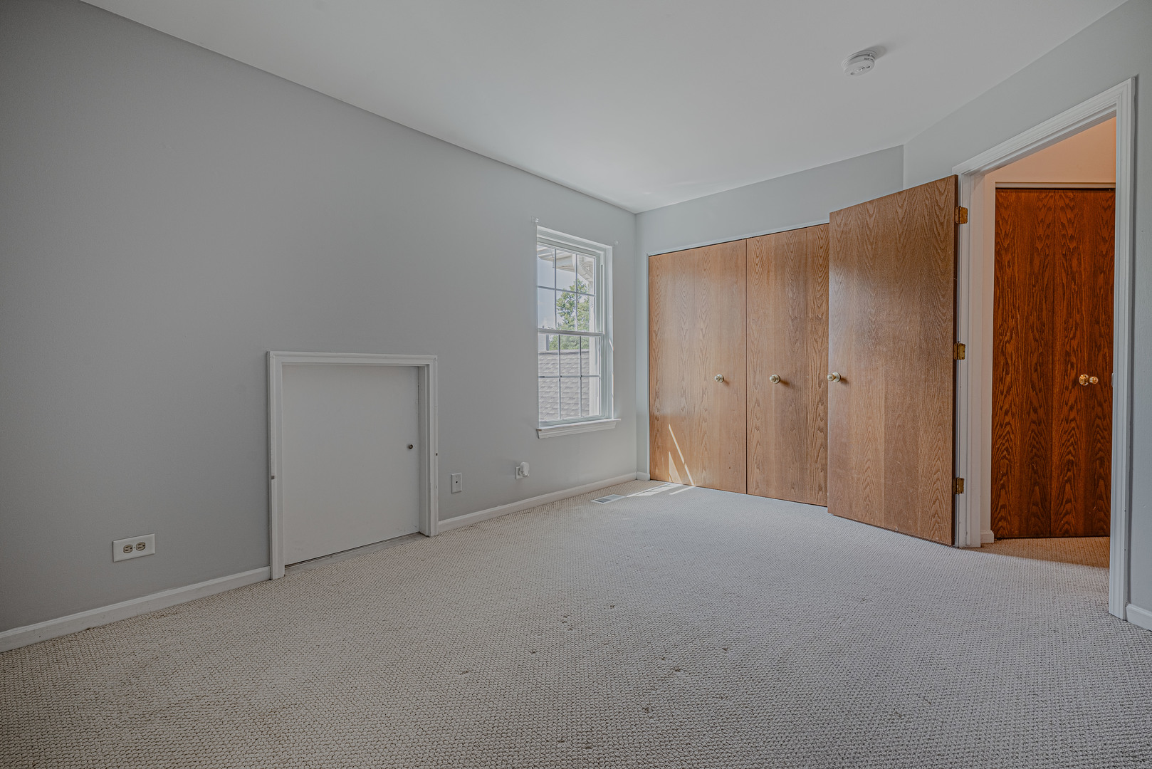 1069 Talbots Lane Property Photo 14