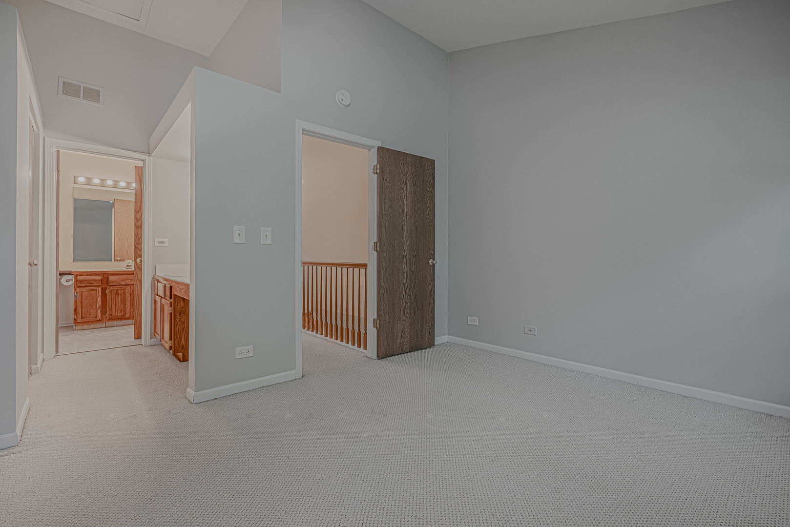 1069 Talbots Lane Property Photo 17
