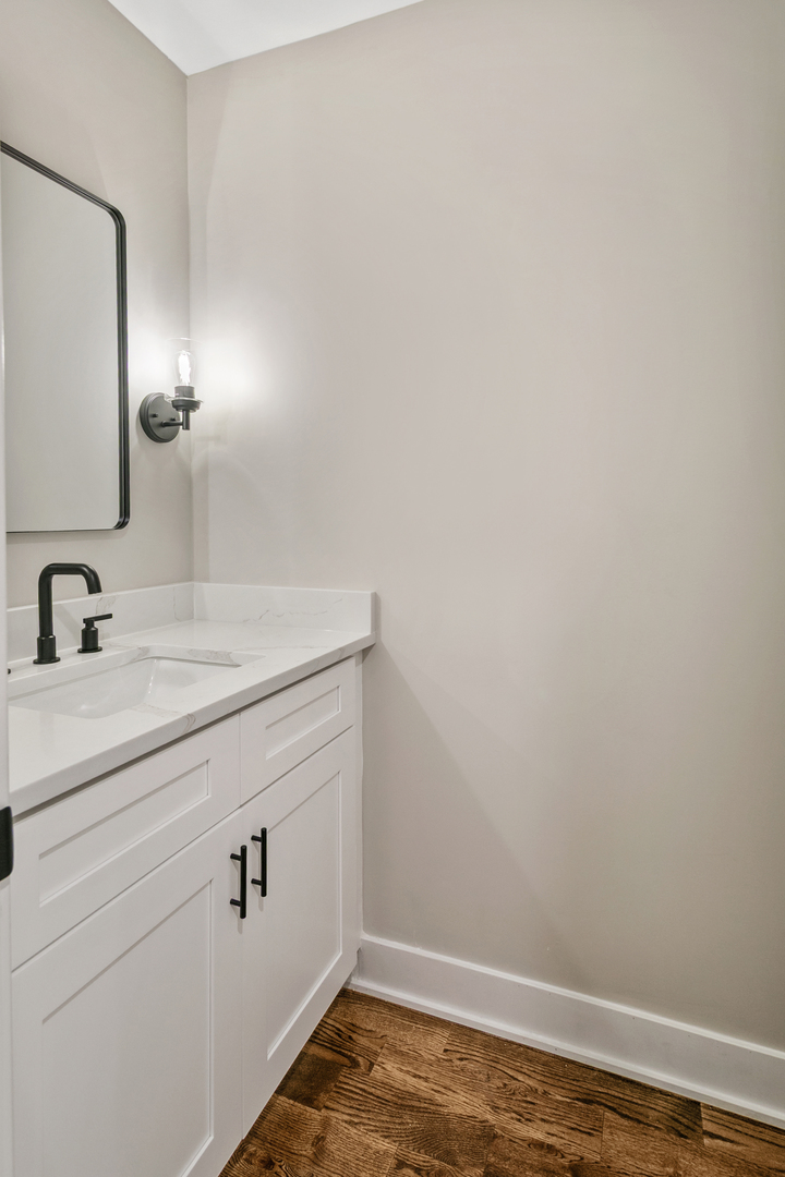 3045 Scott Crescent Property Photo 12