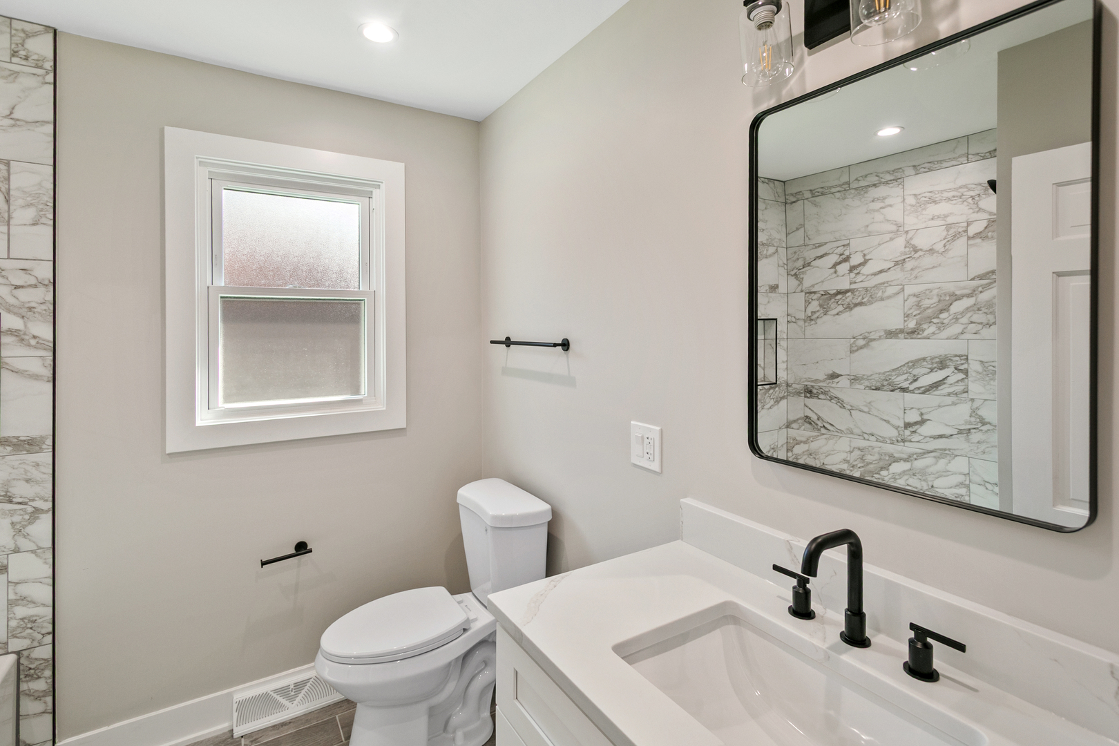 3045 Scott Crescent Property Photo 14
