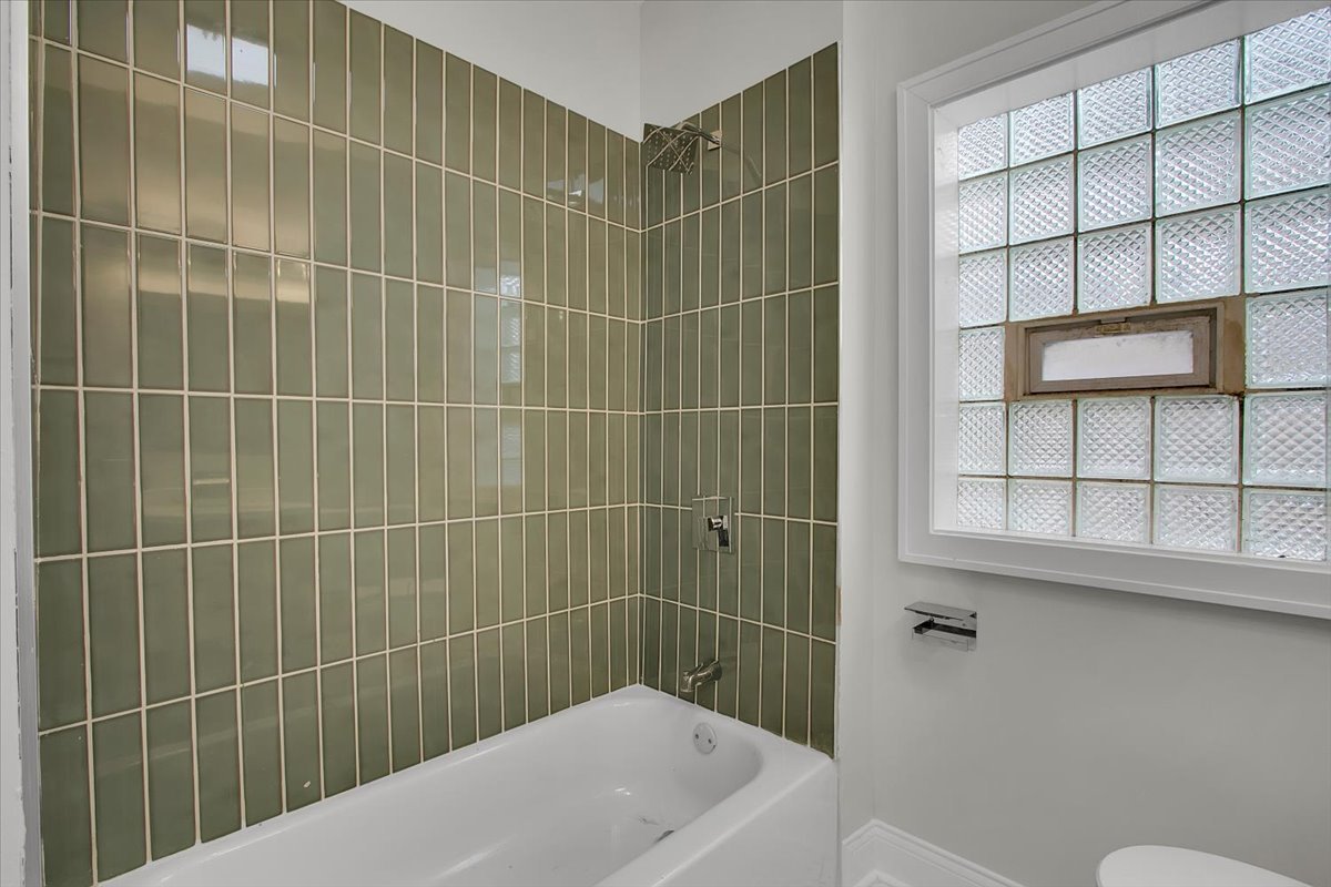 7320 S Oakley Avenue Property Photo 12