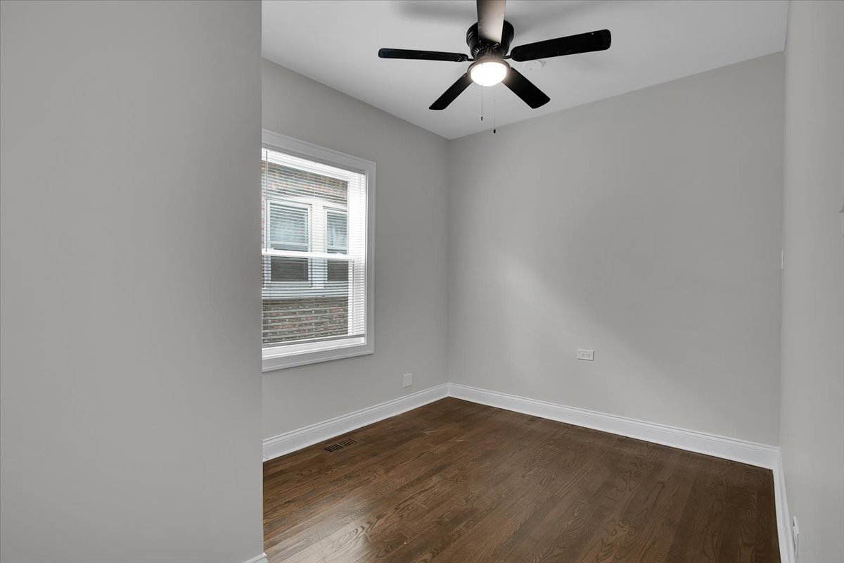 7320 S Oakley Avenue Property Photo 15