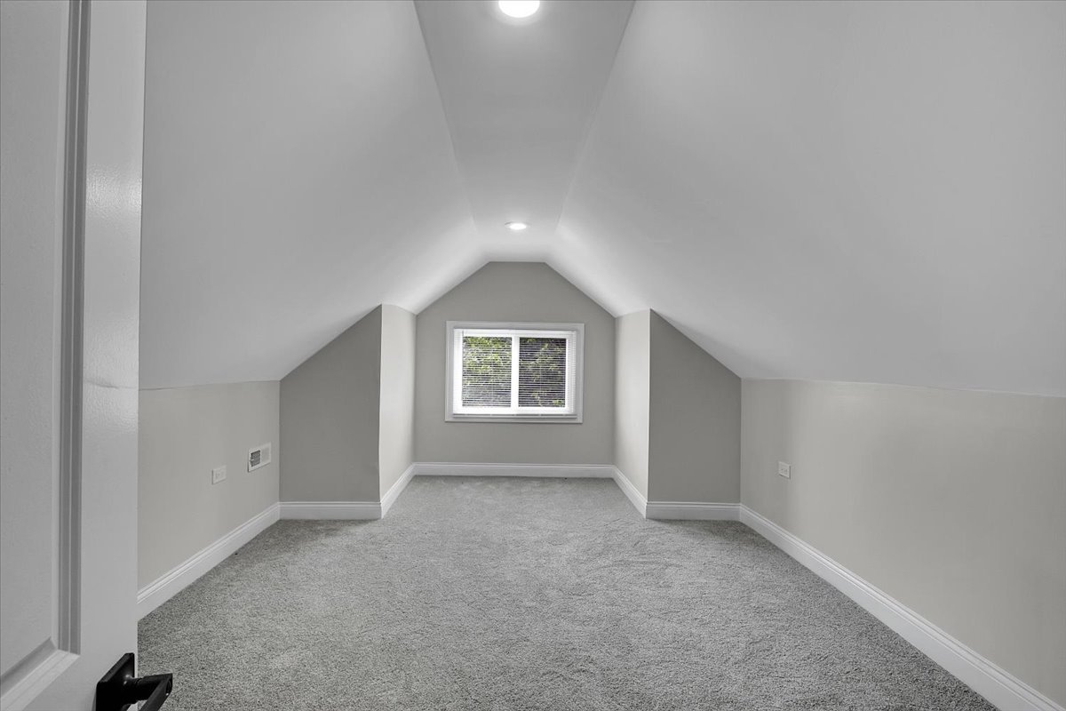 7320 S Oakley Avenue Property Photo 17