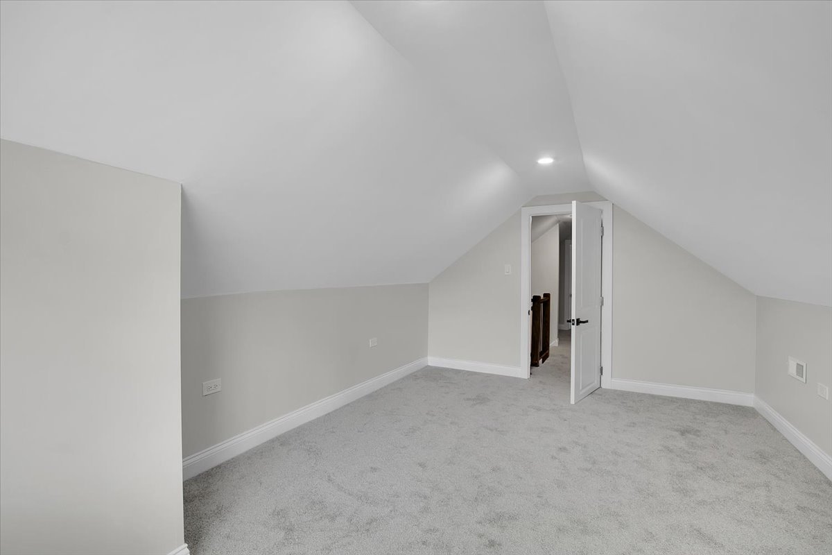 7320 S Oakley Avenue Property Photo 18