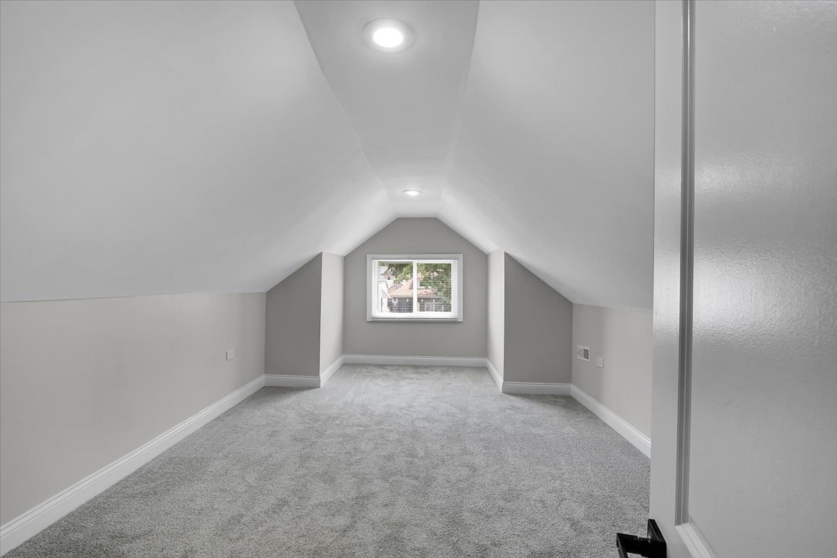 7320 S Oakley Avenue Property Photo 19