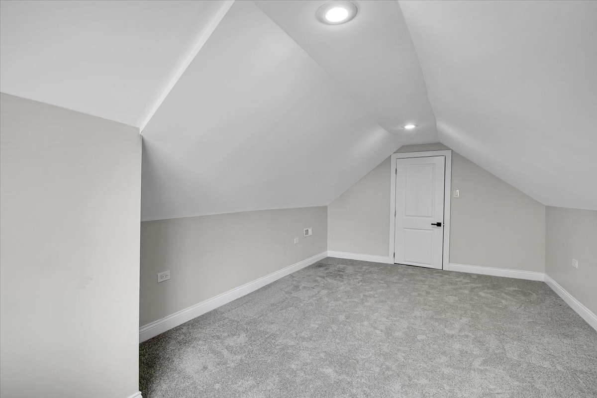 7320 S Oakley Avenue Property Photo 20