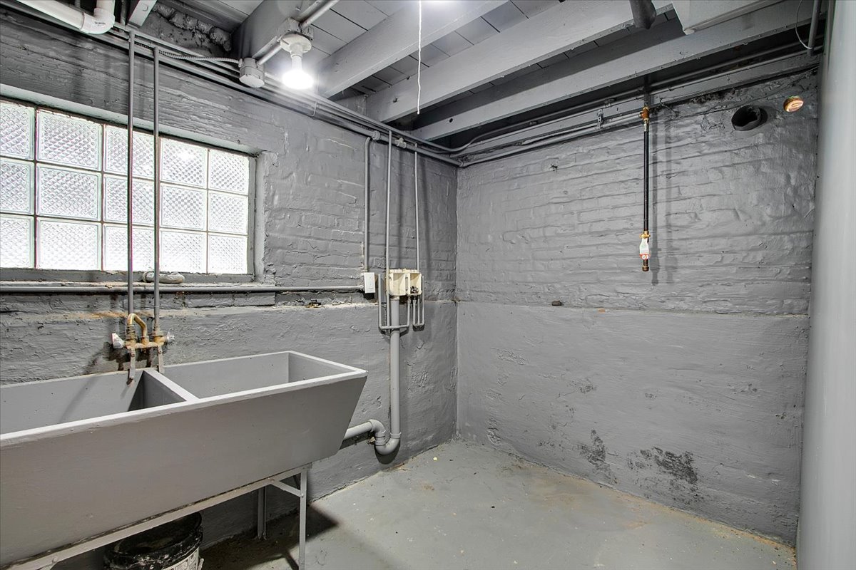 7320 S Oakley Avenue Property Photo 23