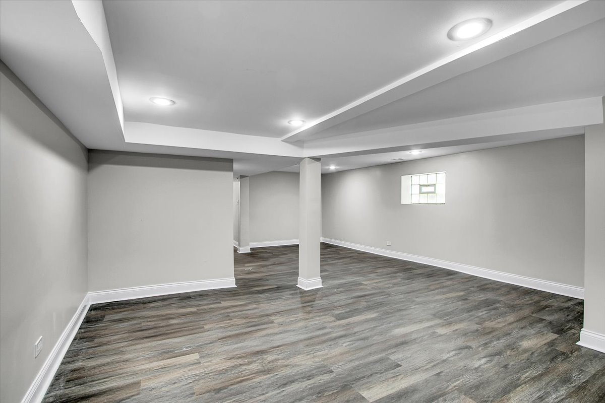 7320 S Oakley Avenue Property Photo 26