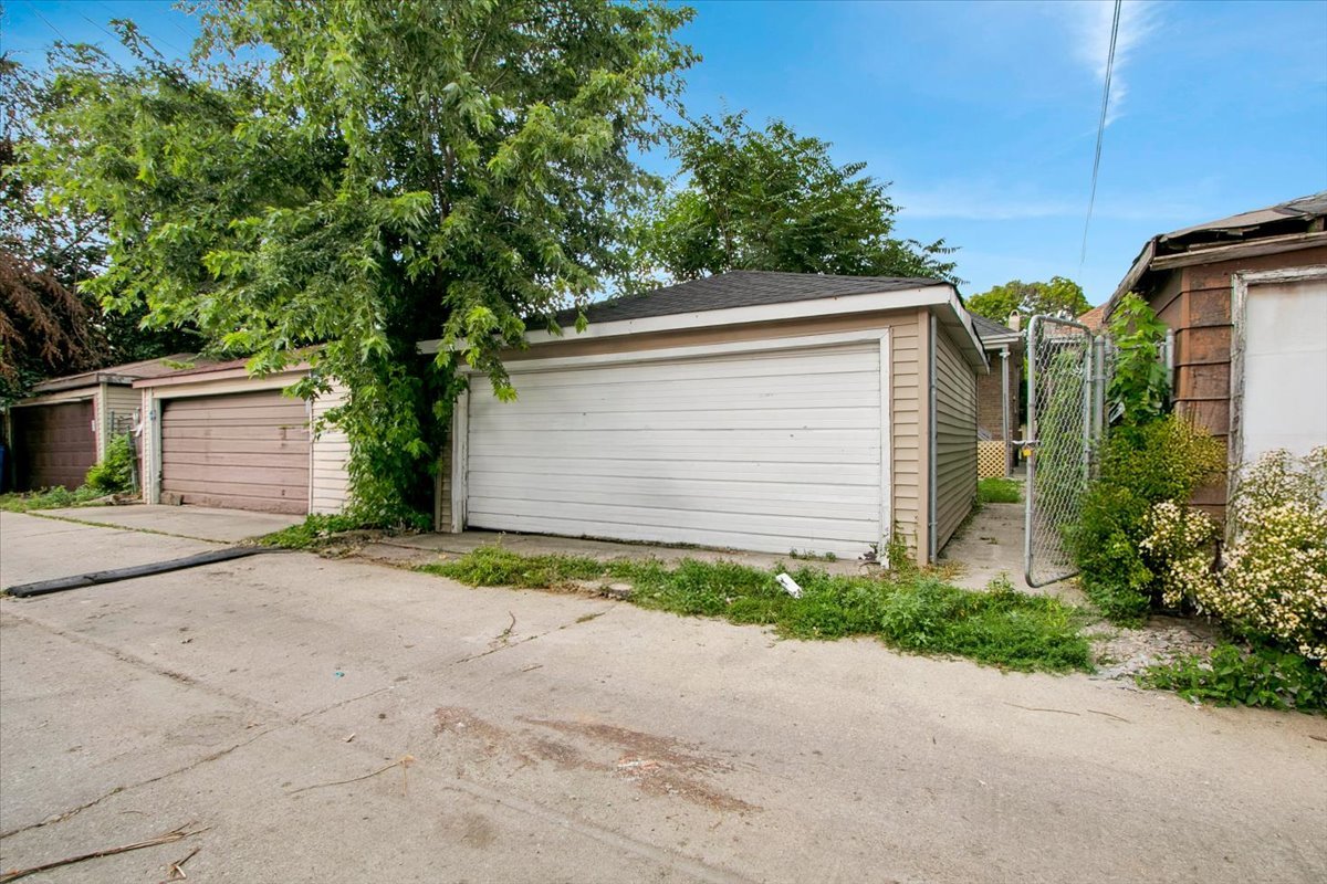 7320 S Oakley Avenue Property Photo 32