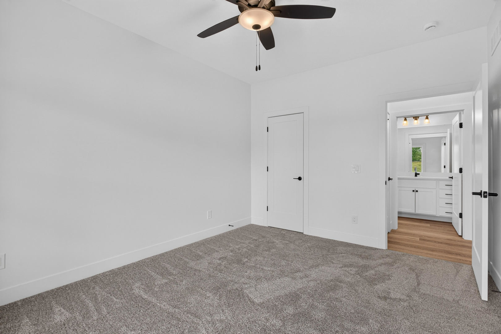 1319 Heights Court Property Photo 12