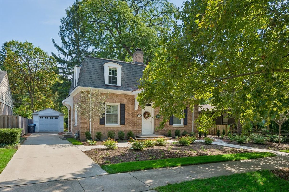 2741 Lincolnwood Drive Property Photo 1