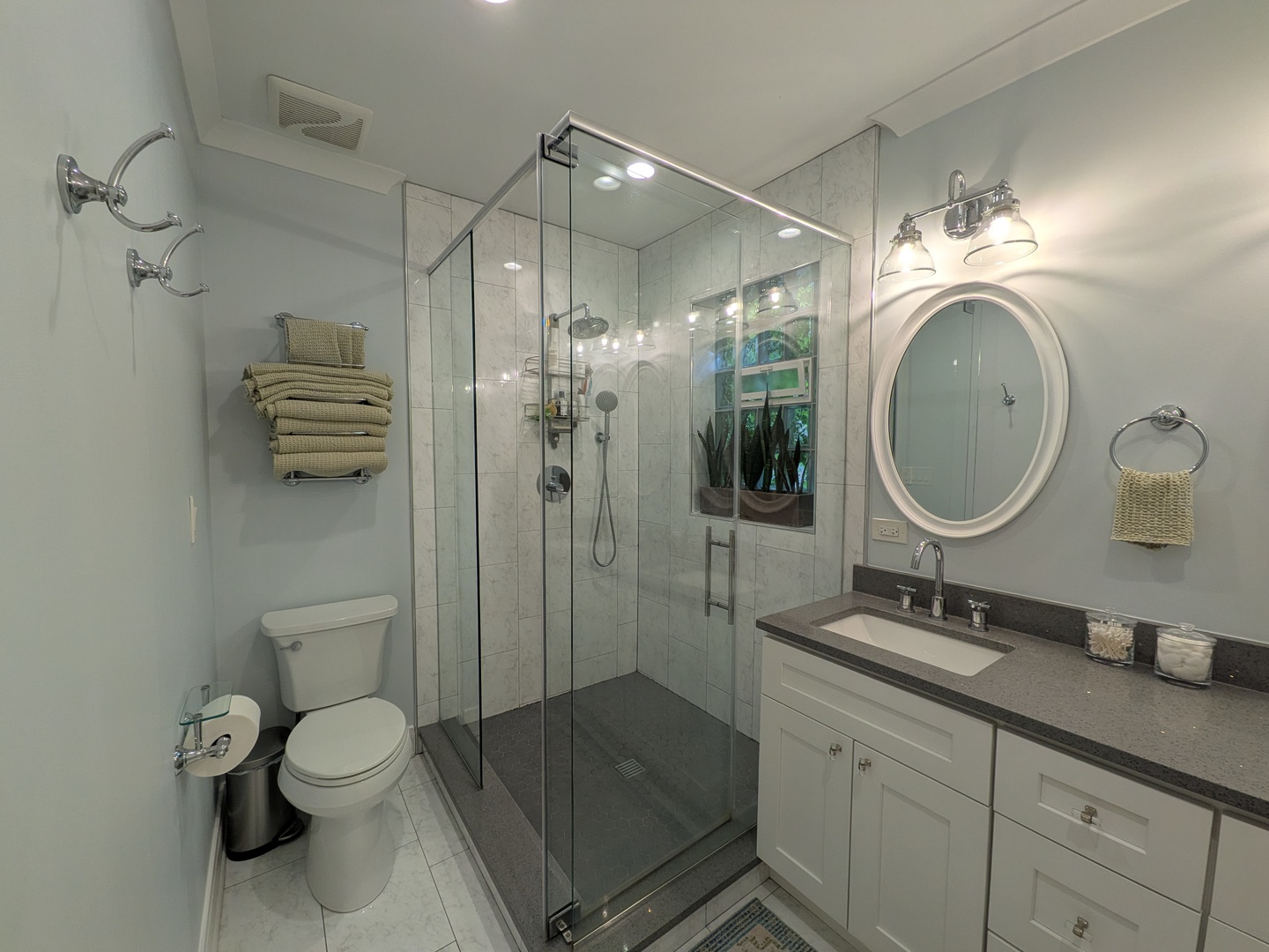 2741 Lincolnwood Drive Property Photo 22