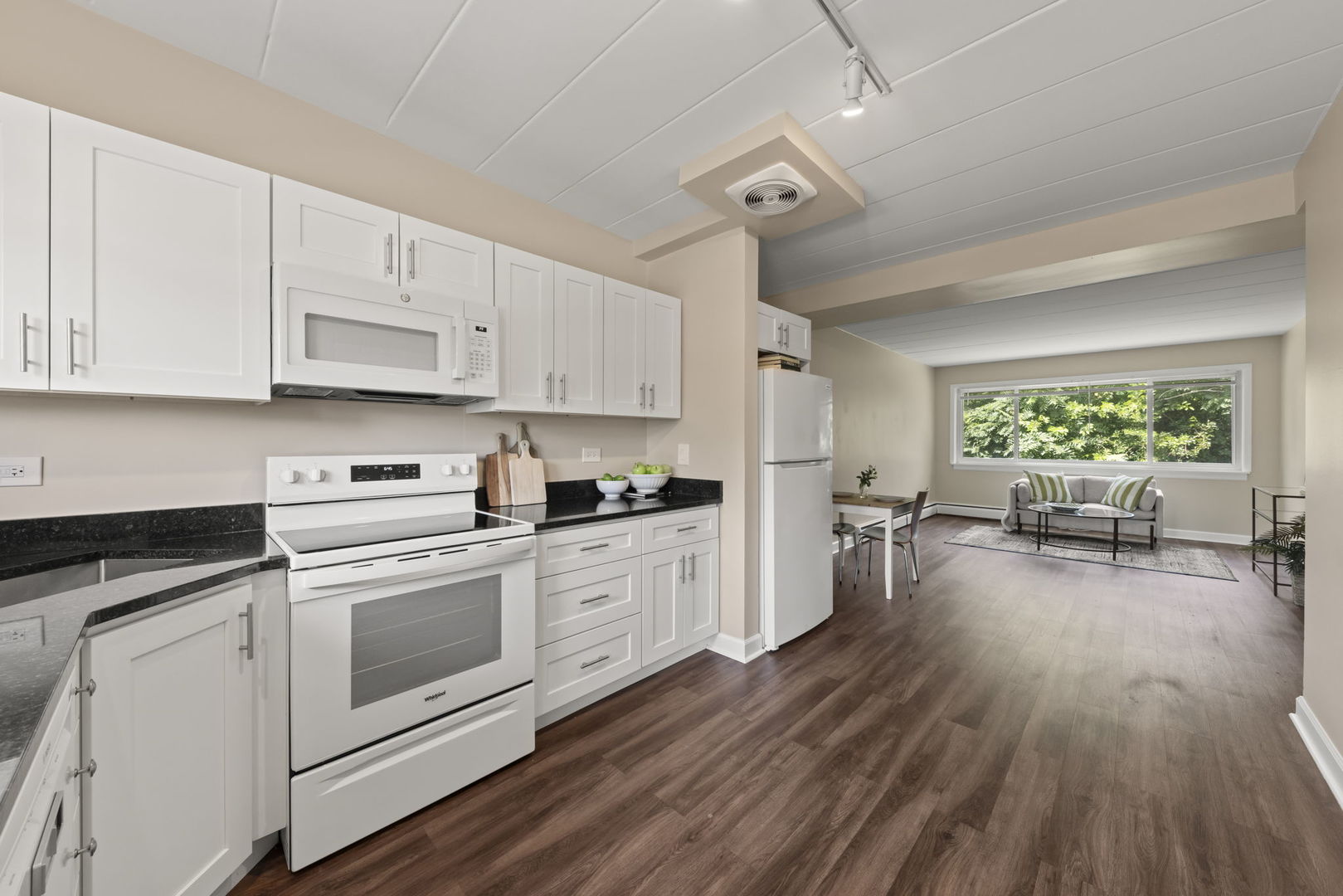 1307 College Avenue 207 Property Photo 2
