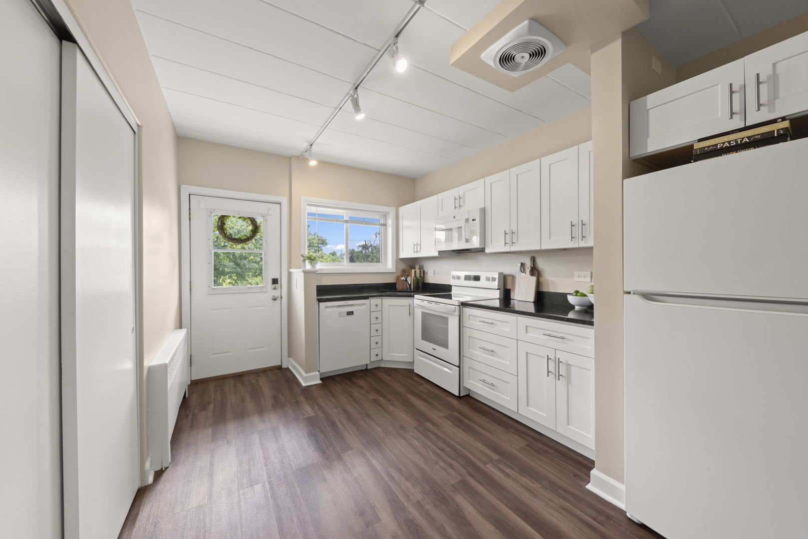 1307 College Avenue 207 Property Photo 3