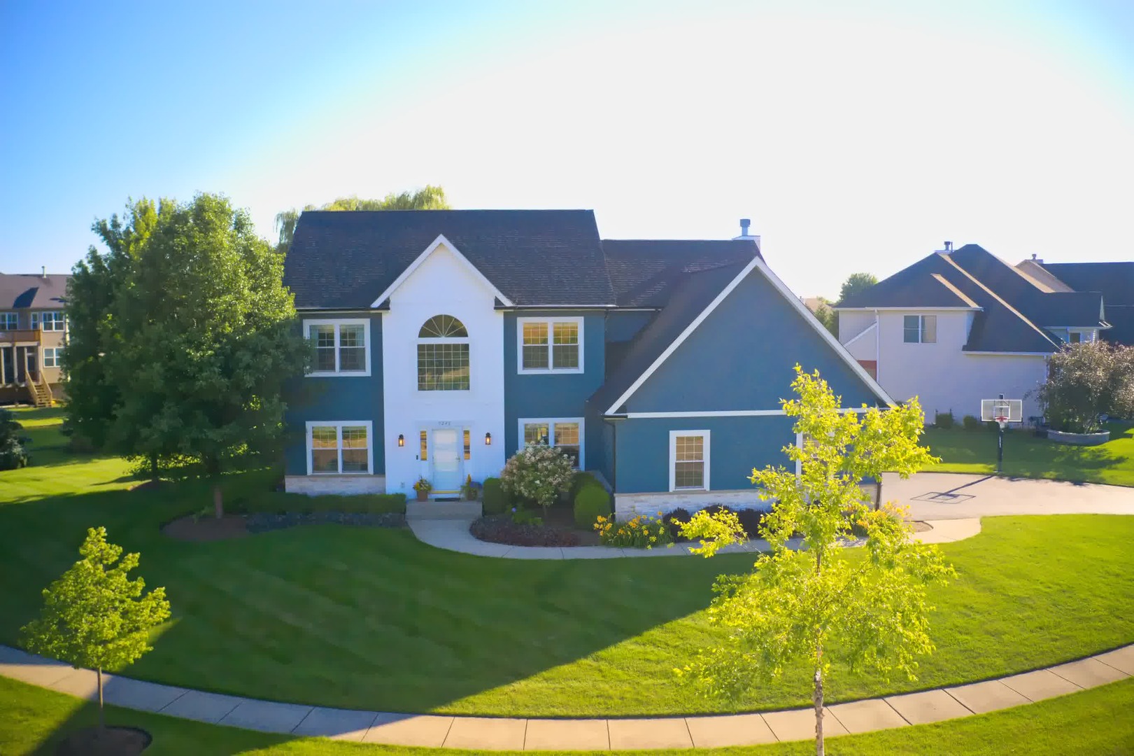 5243 Greenshire Circle Property Photo 2
