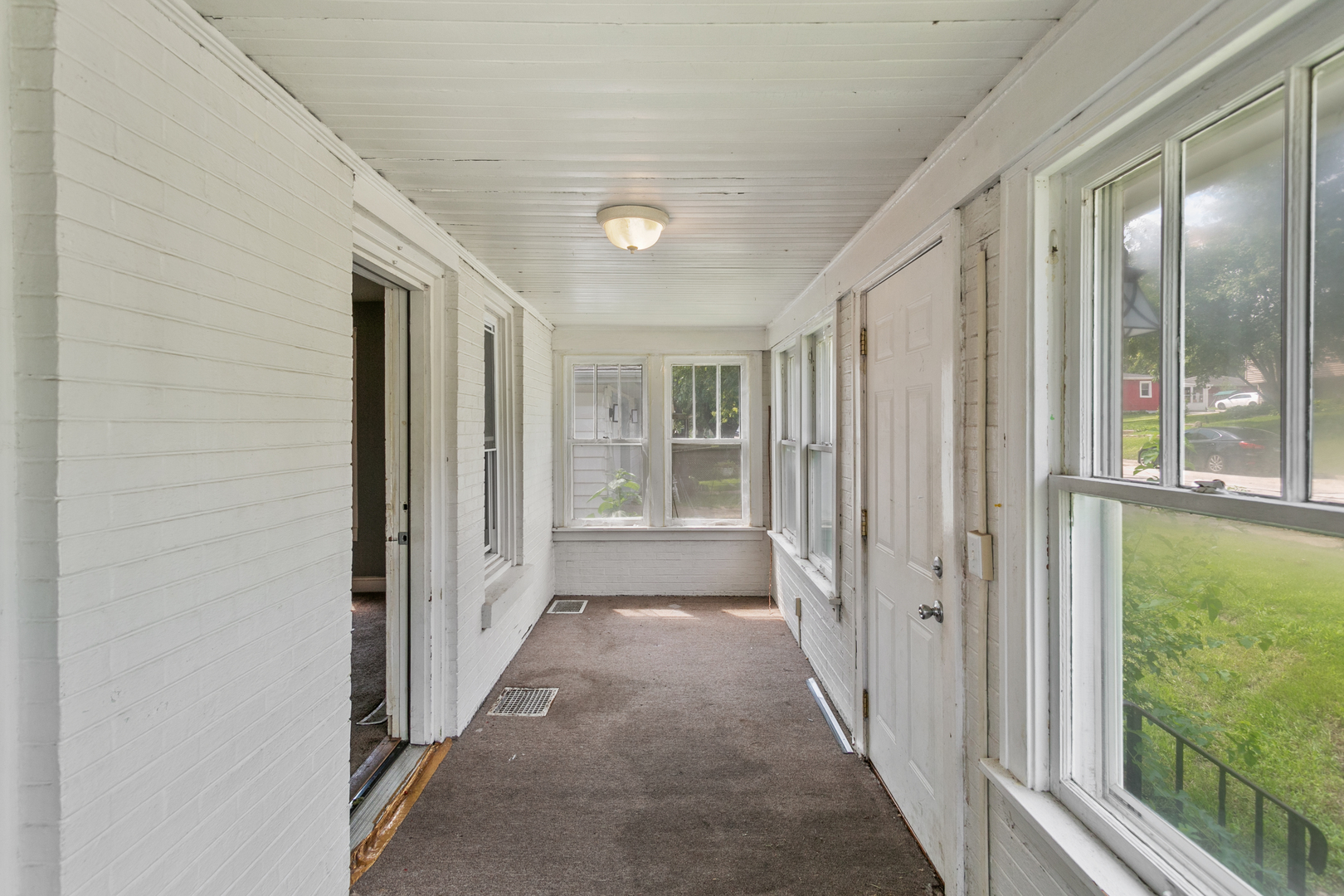 1716 N Hickory Street Property Photo 4