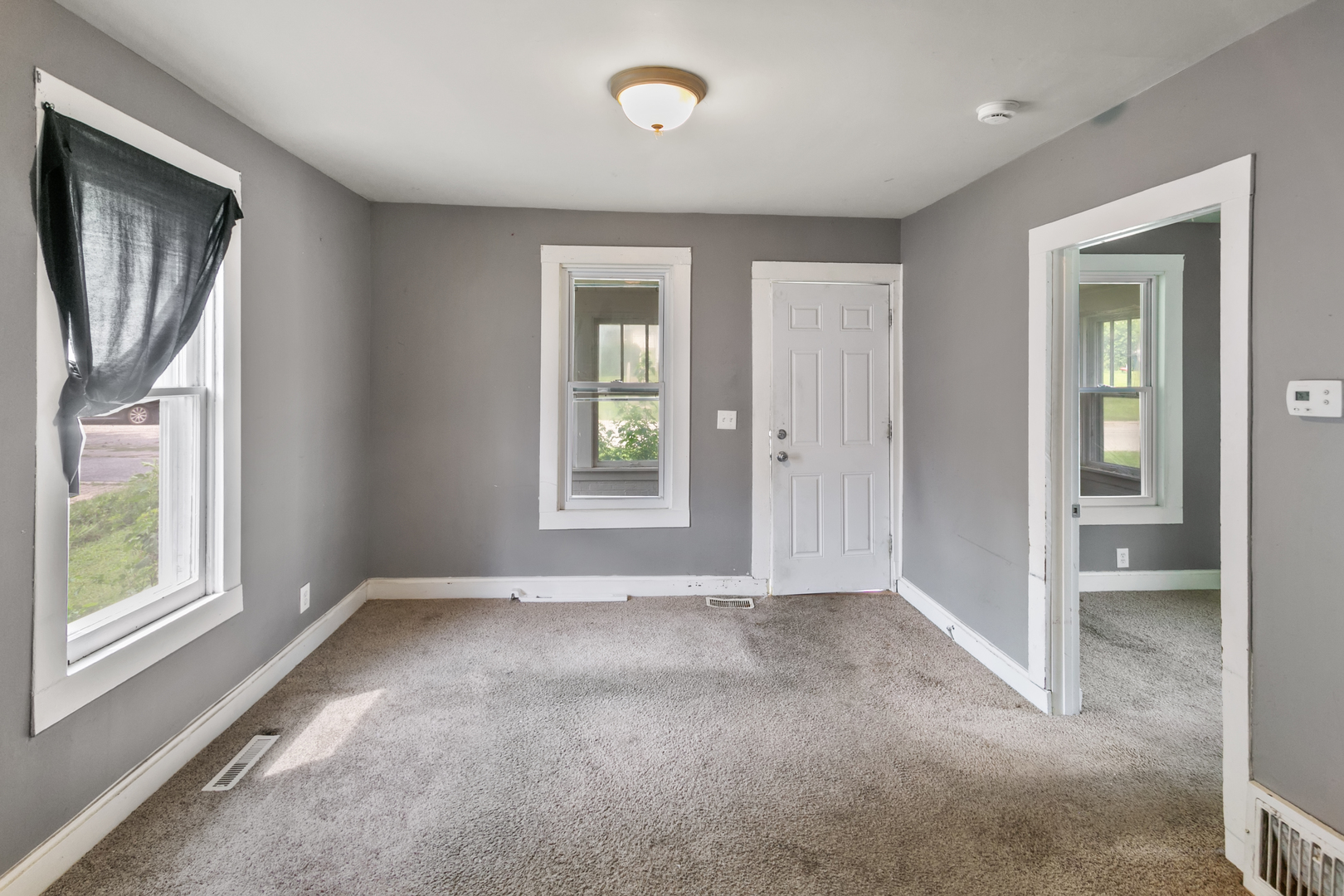 1716 N Hickory Street Property Photo 6