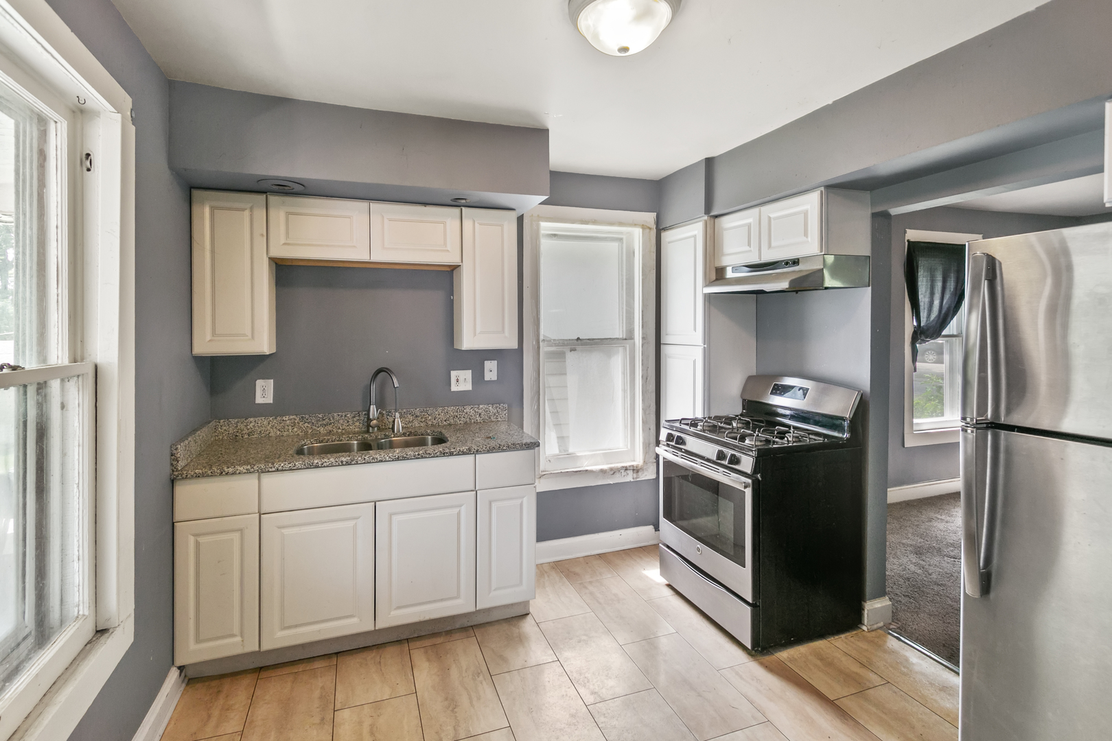 1716 N Hickory Street Property Photo 8