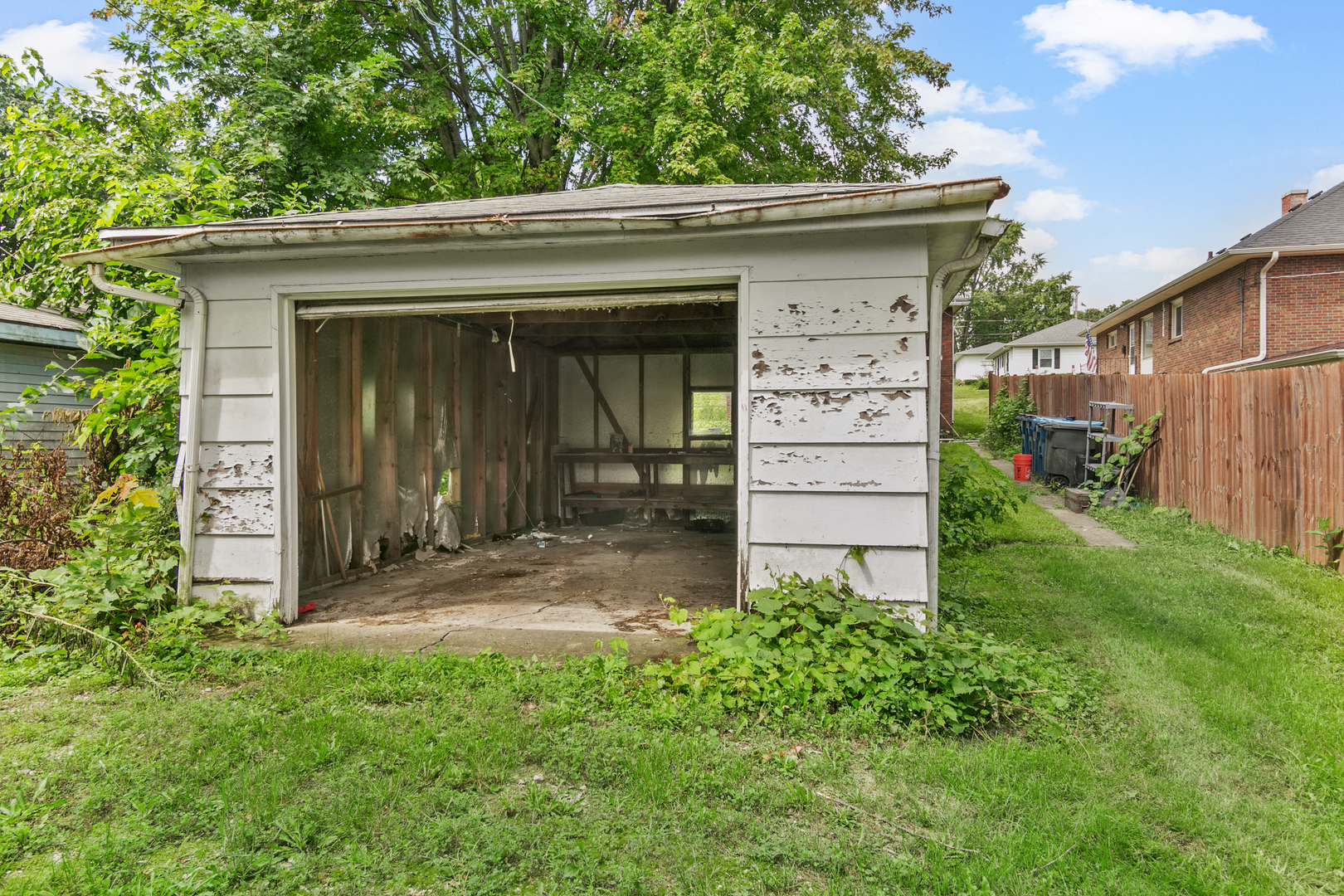 1716 N Hickory Street Property Photo 18