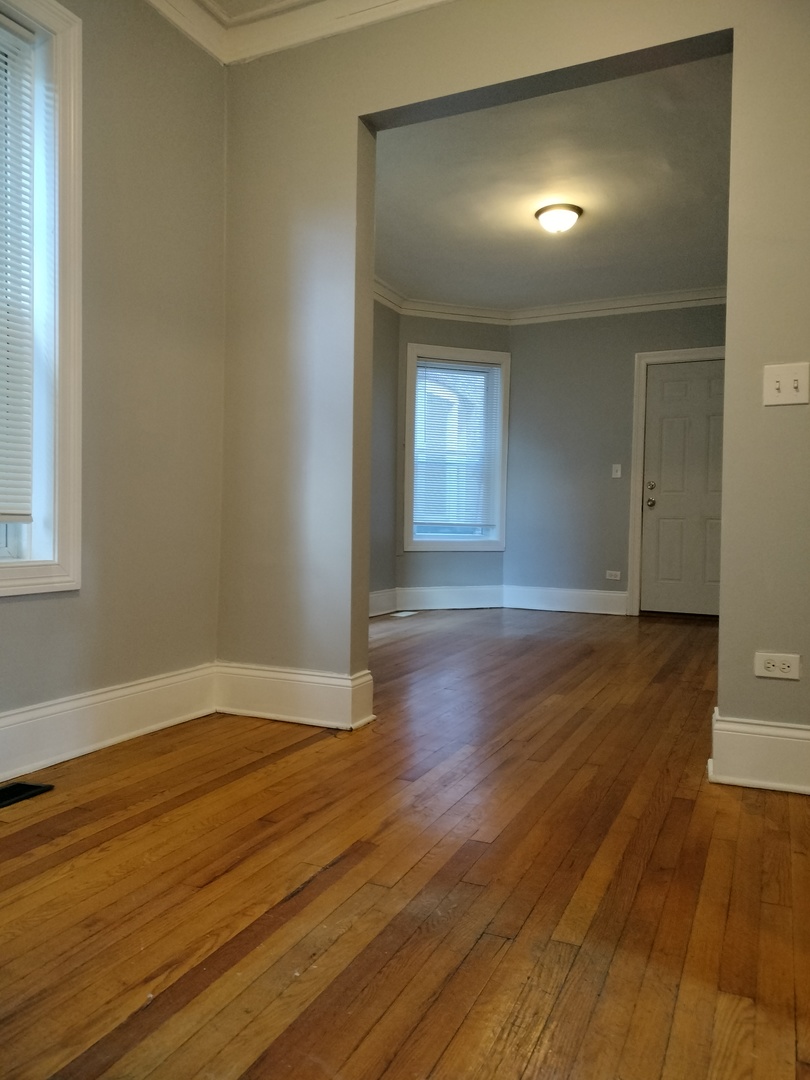 7408 S Eberhart Avenue 1r Property Photo 5
