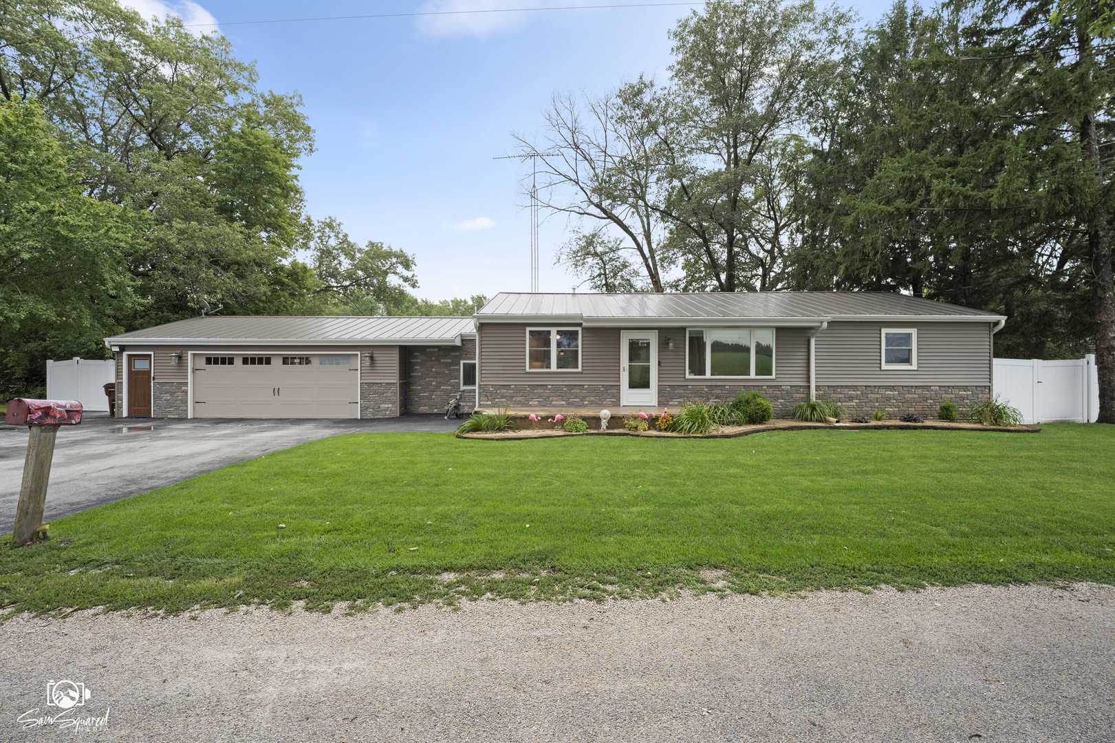 101 W Riverdale Drive Property Photo 1