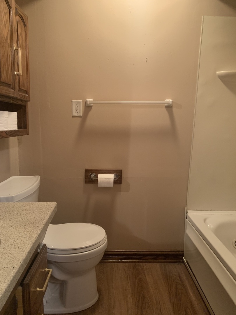 7040 W 82nd Street Property Photo 11