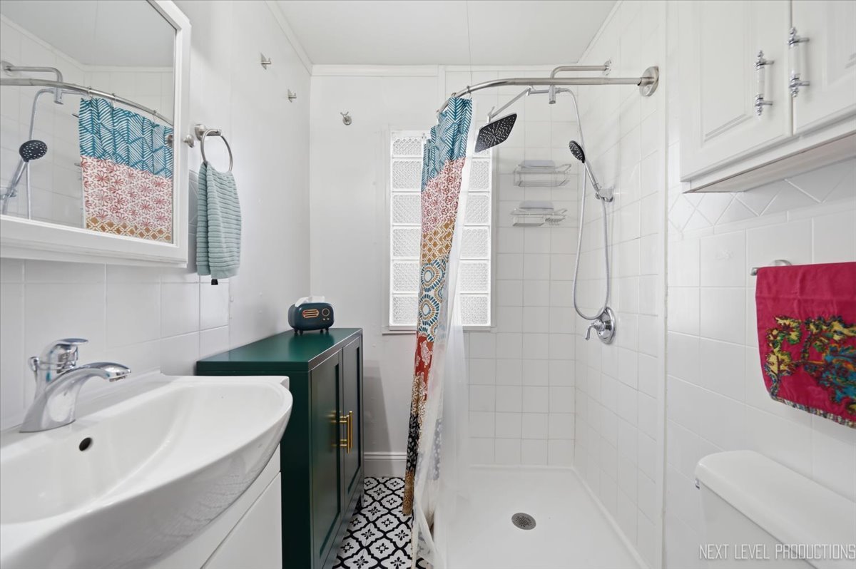 647 E Prairie Avenue Property Photo 13