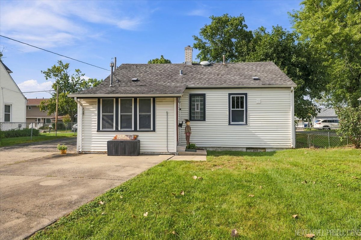 647 E Prairie Avenue Property Photo 21