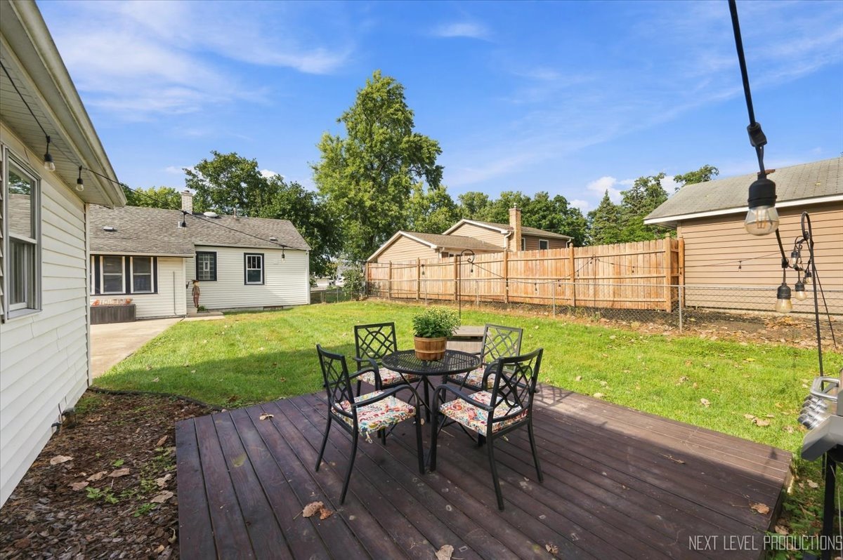 647 E Prairie Avenue Property Photo 23