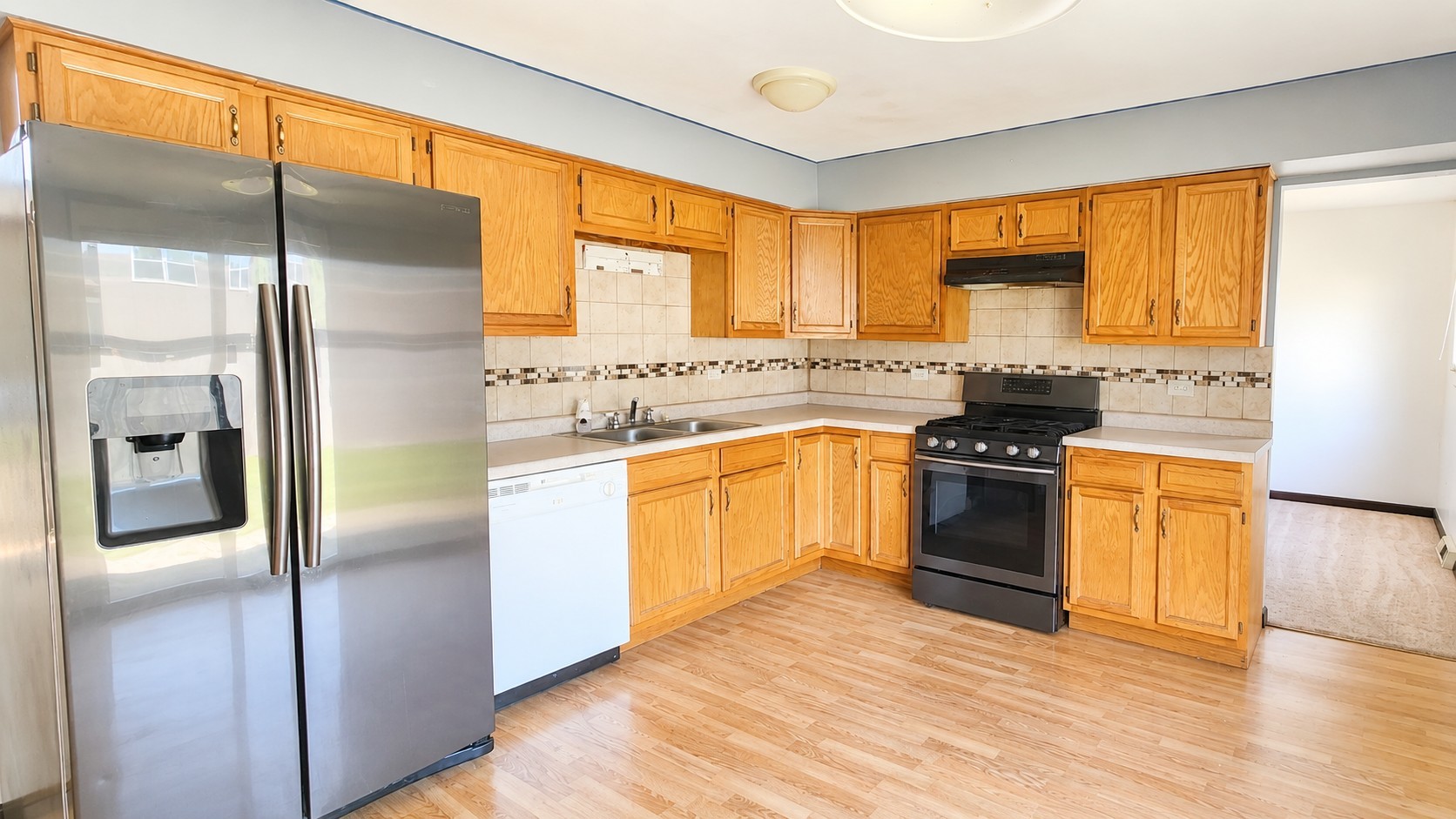 715 E 193rd Place Property Photo 10