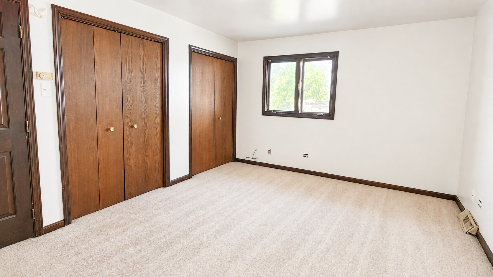 715 E 193rd Place Property Photo 14