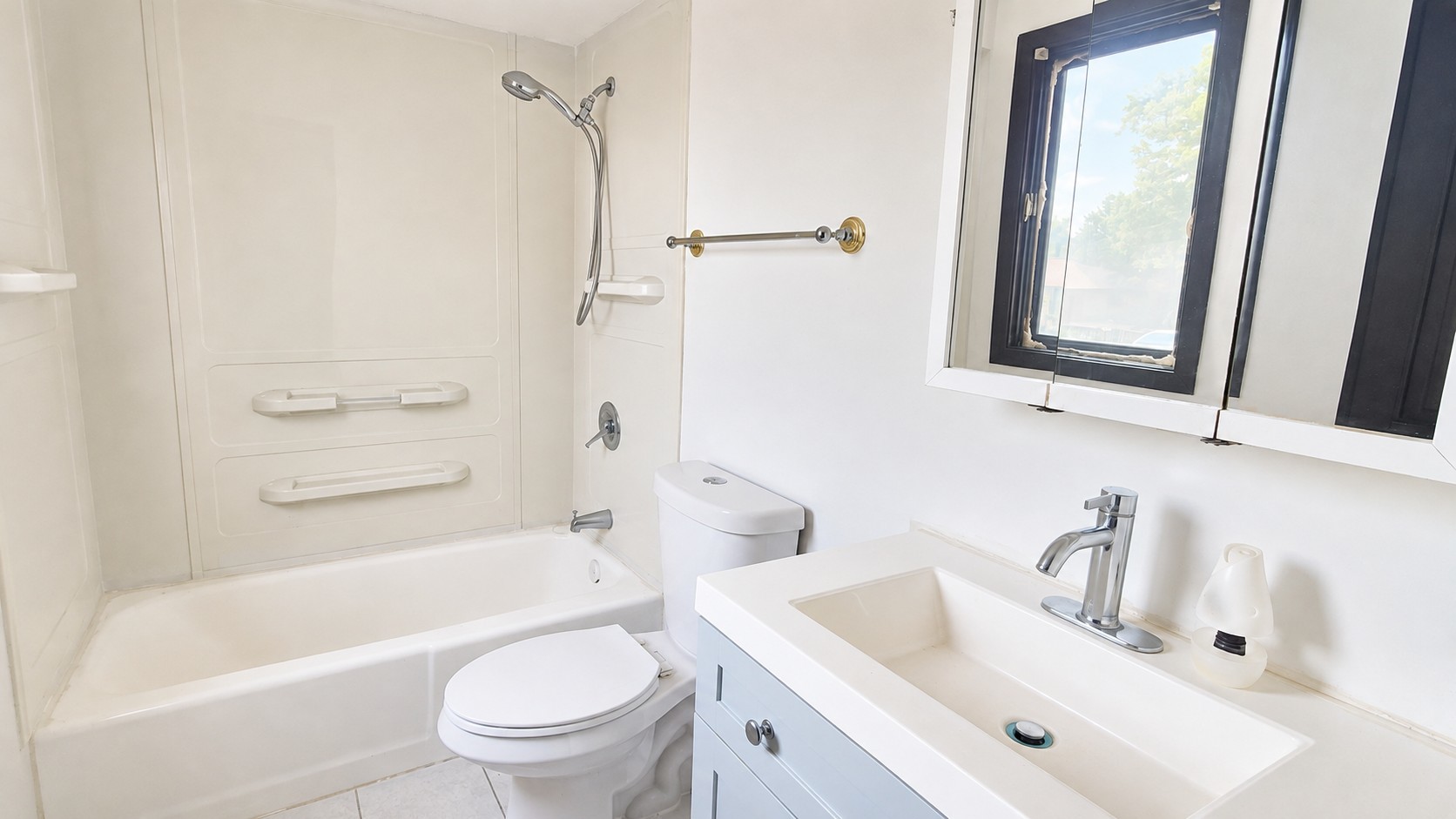 715 E 193rd Place Property Photo 16