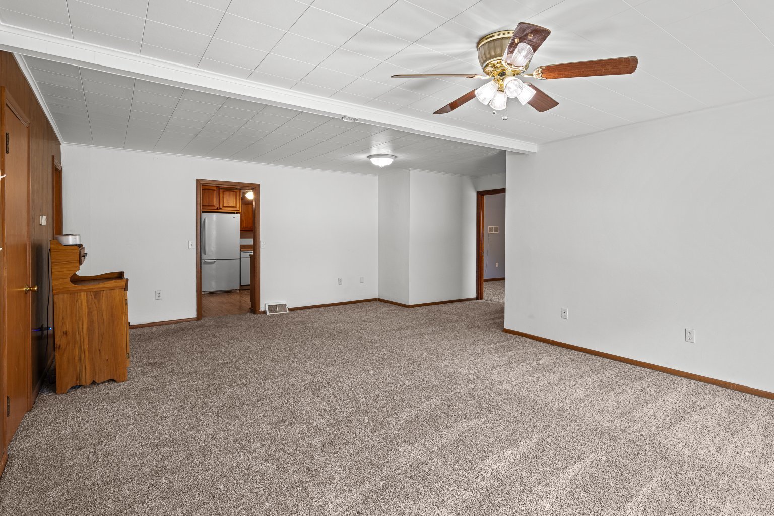 101 E 7th Street Property Photo 16
