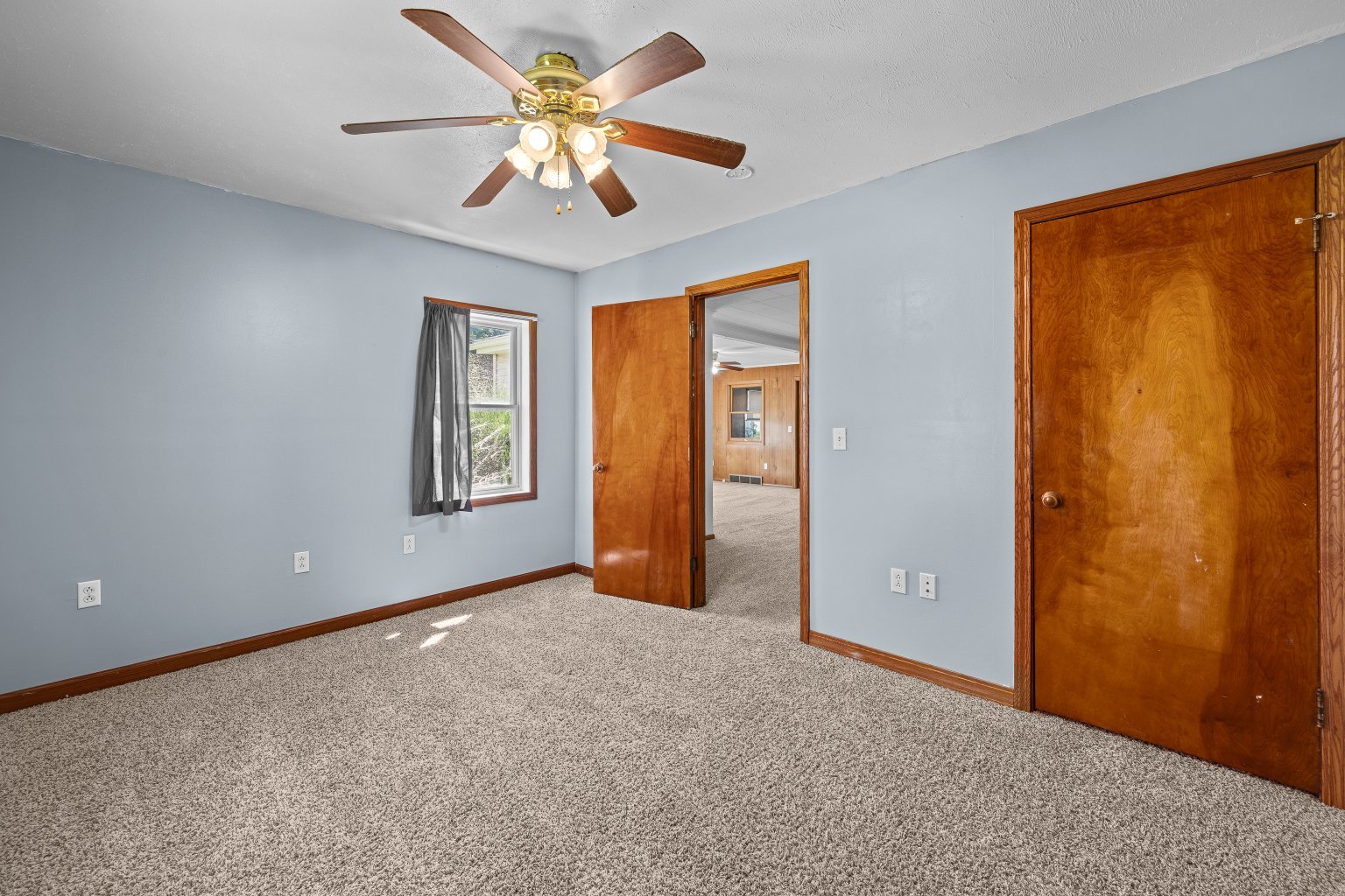 101 E 7th Street Property Photo 19