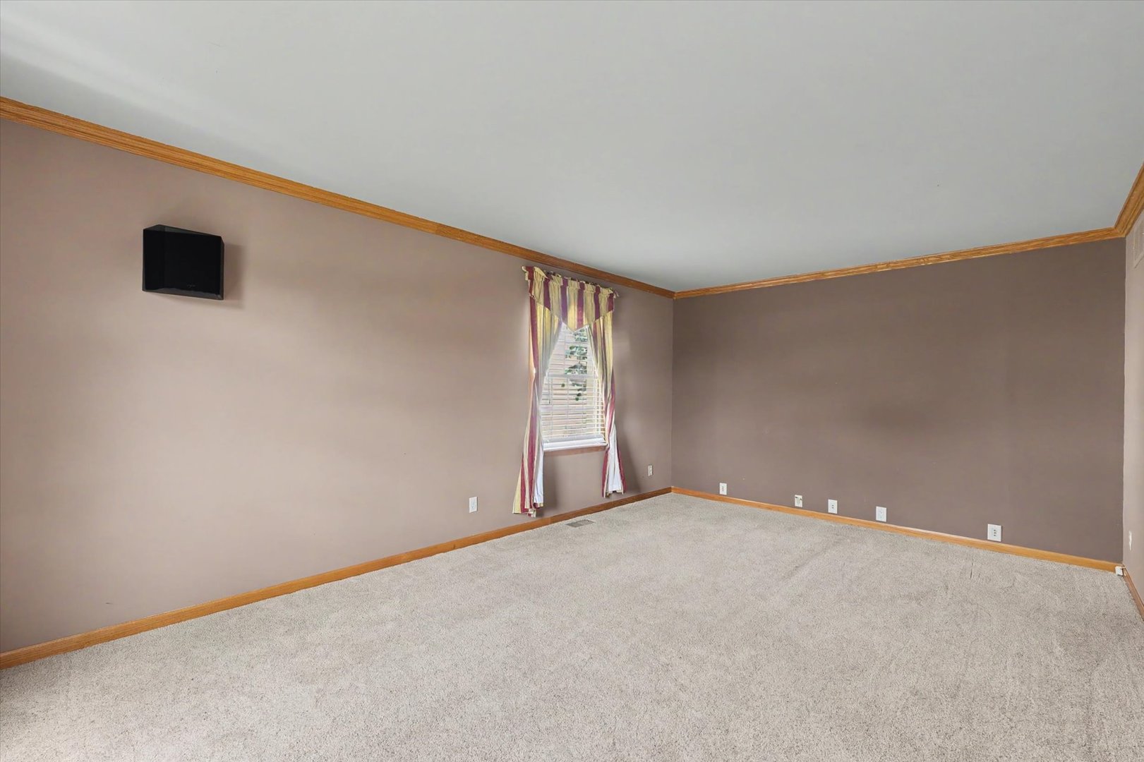 2918 Robeson Park Drive Property Photo 6