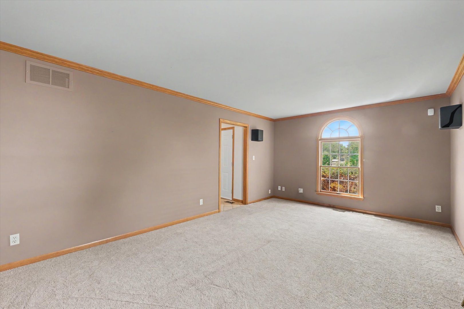 2918 Robeson Park Drive Property Photo 8