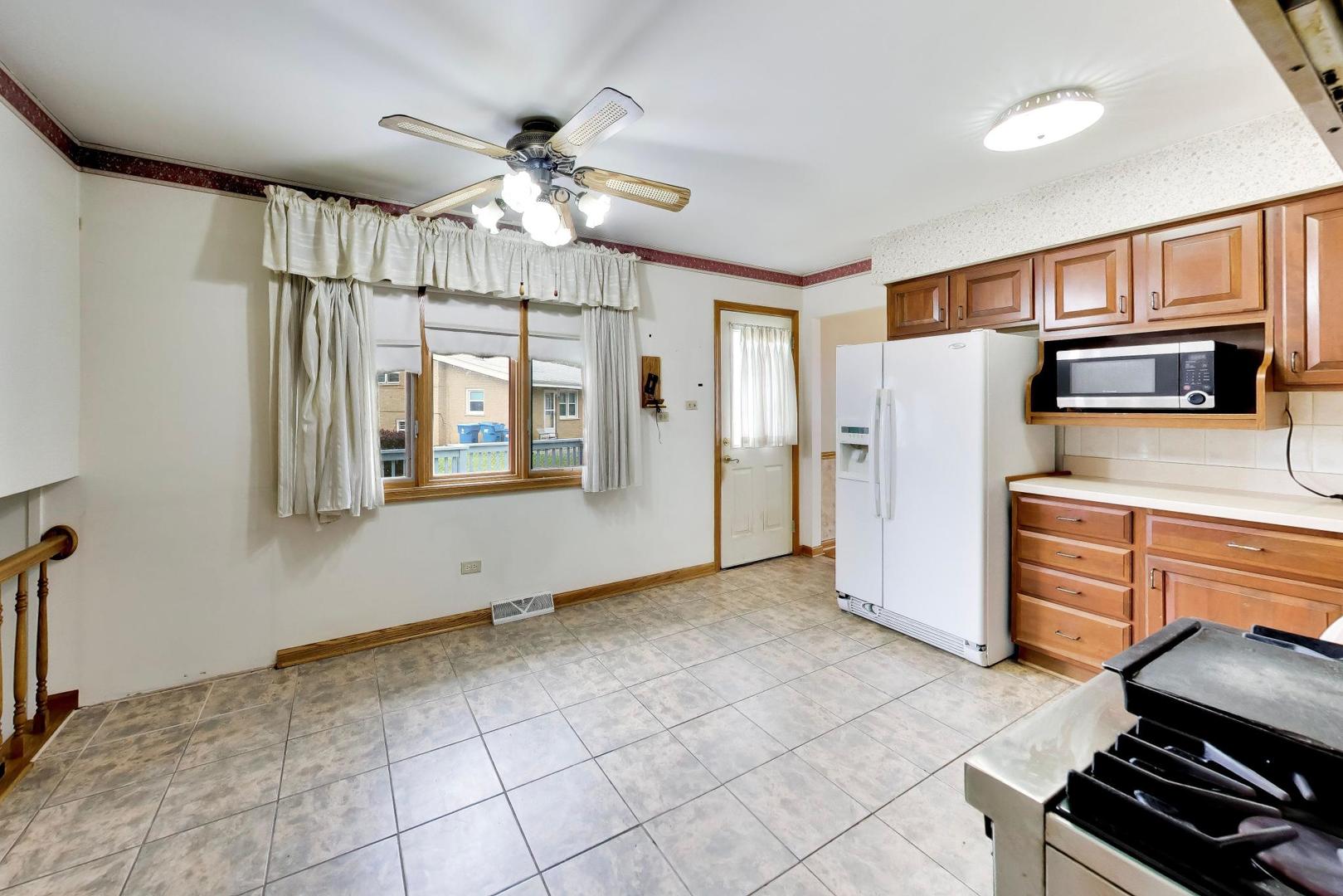4332 W 118th Place Property Photo 7