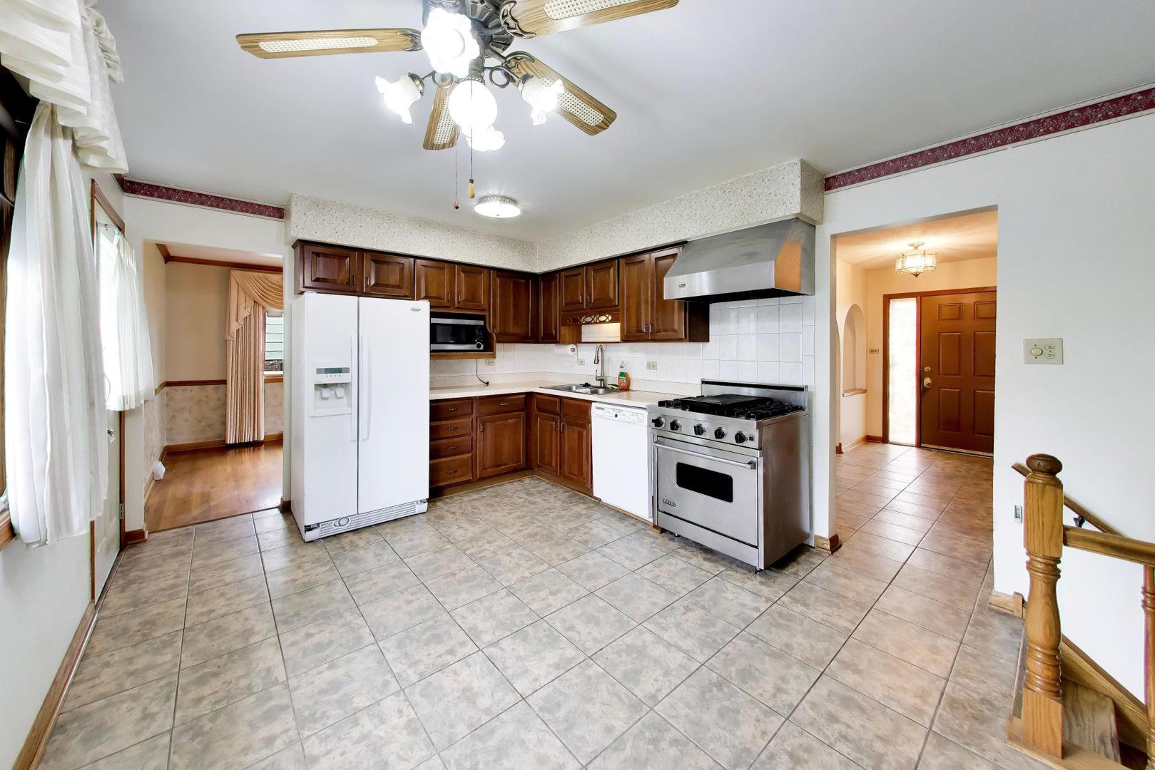 4332 W 118th Place Property Photo 8