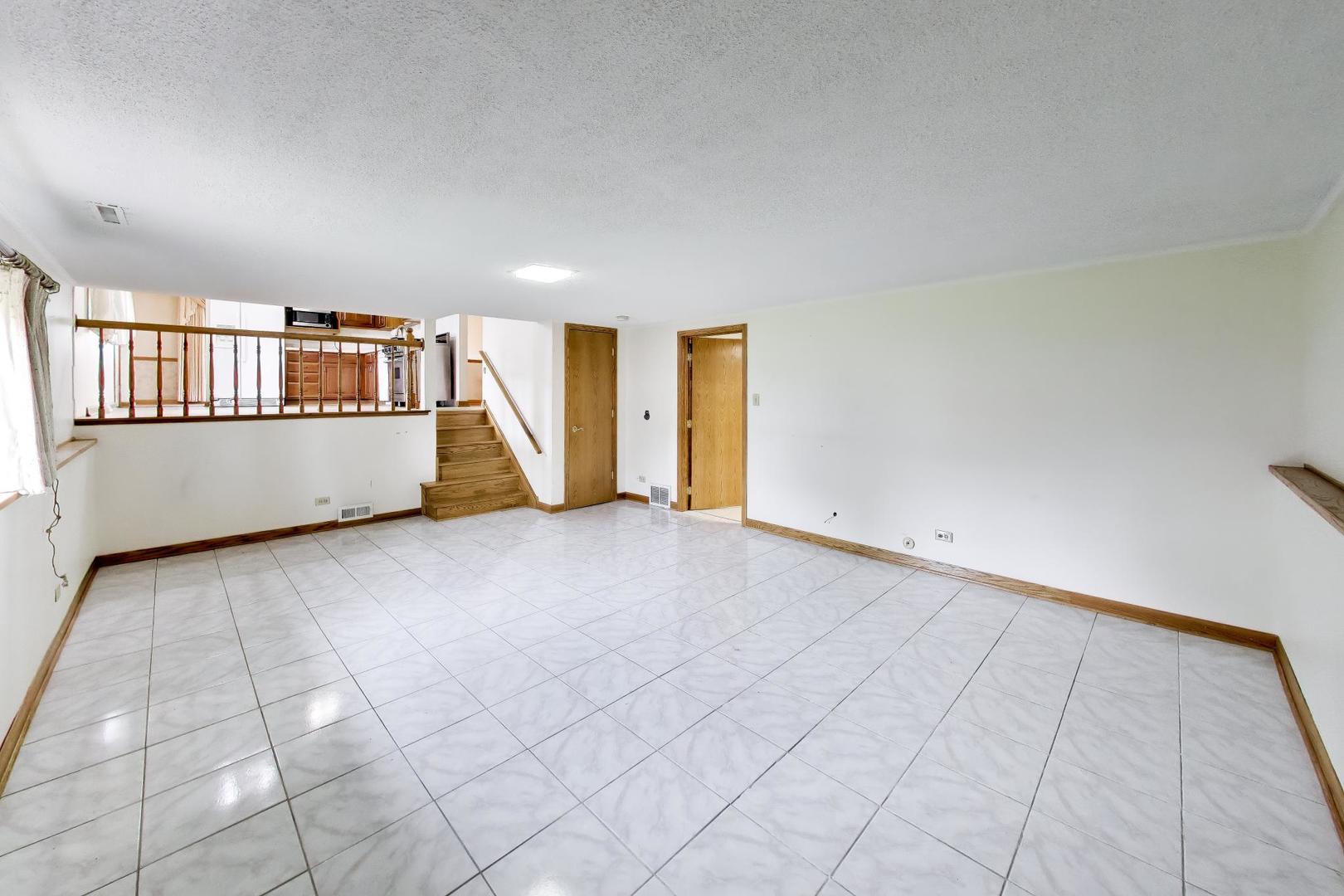 4332 W 118th Place Property Photo 10