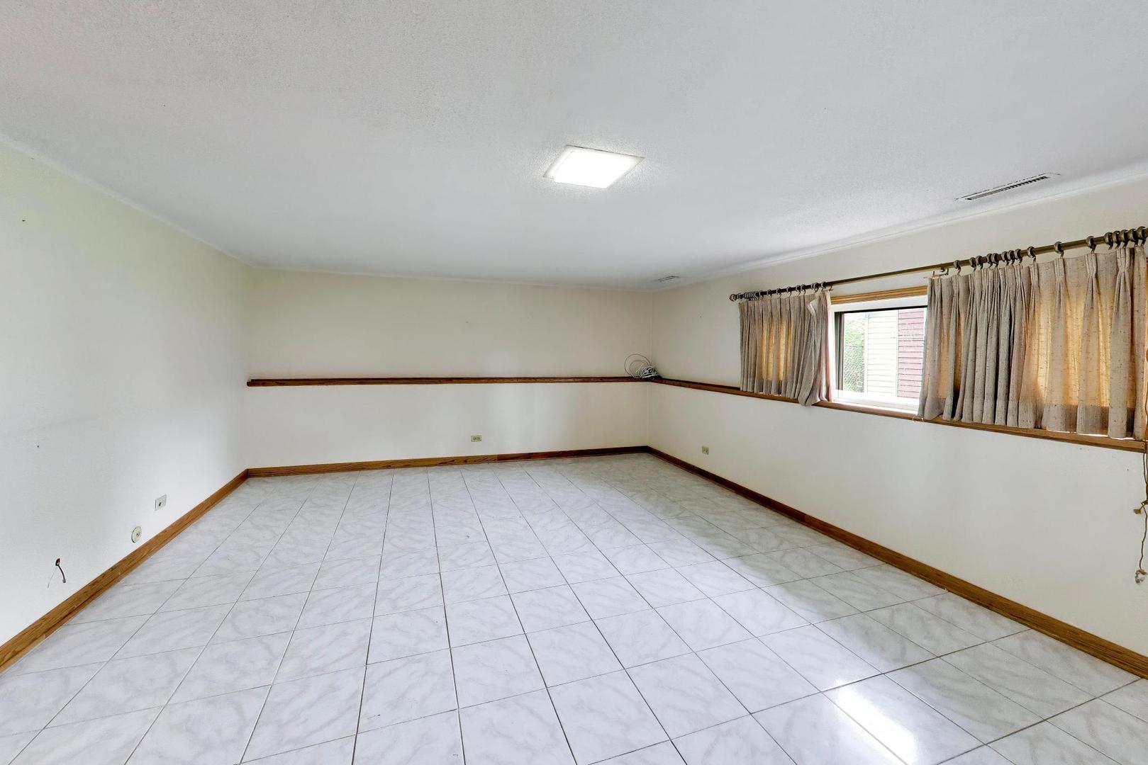 4332 W 118th Place Property Photo 11