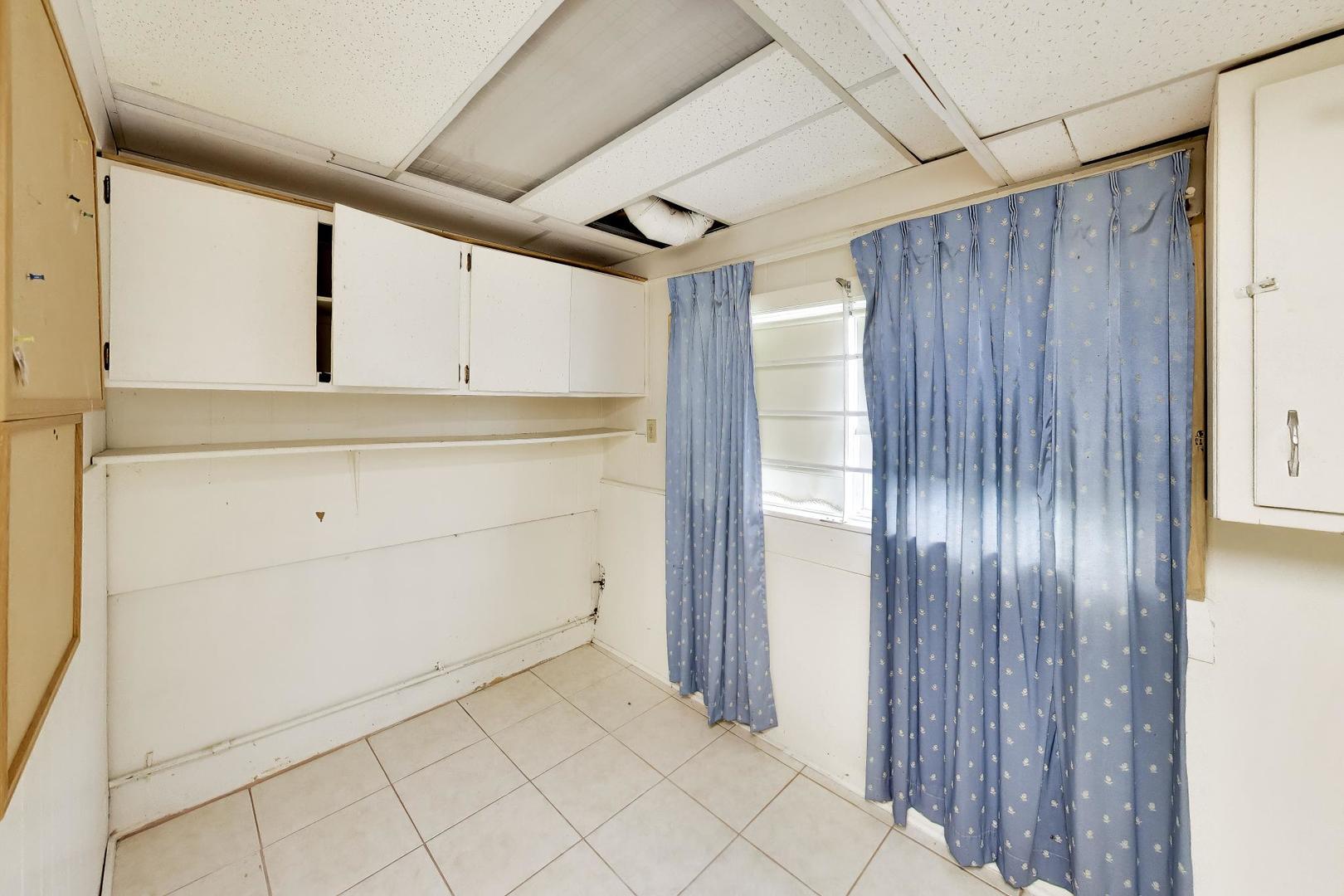 4332 W 118th Place Property Photo 17