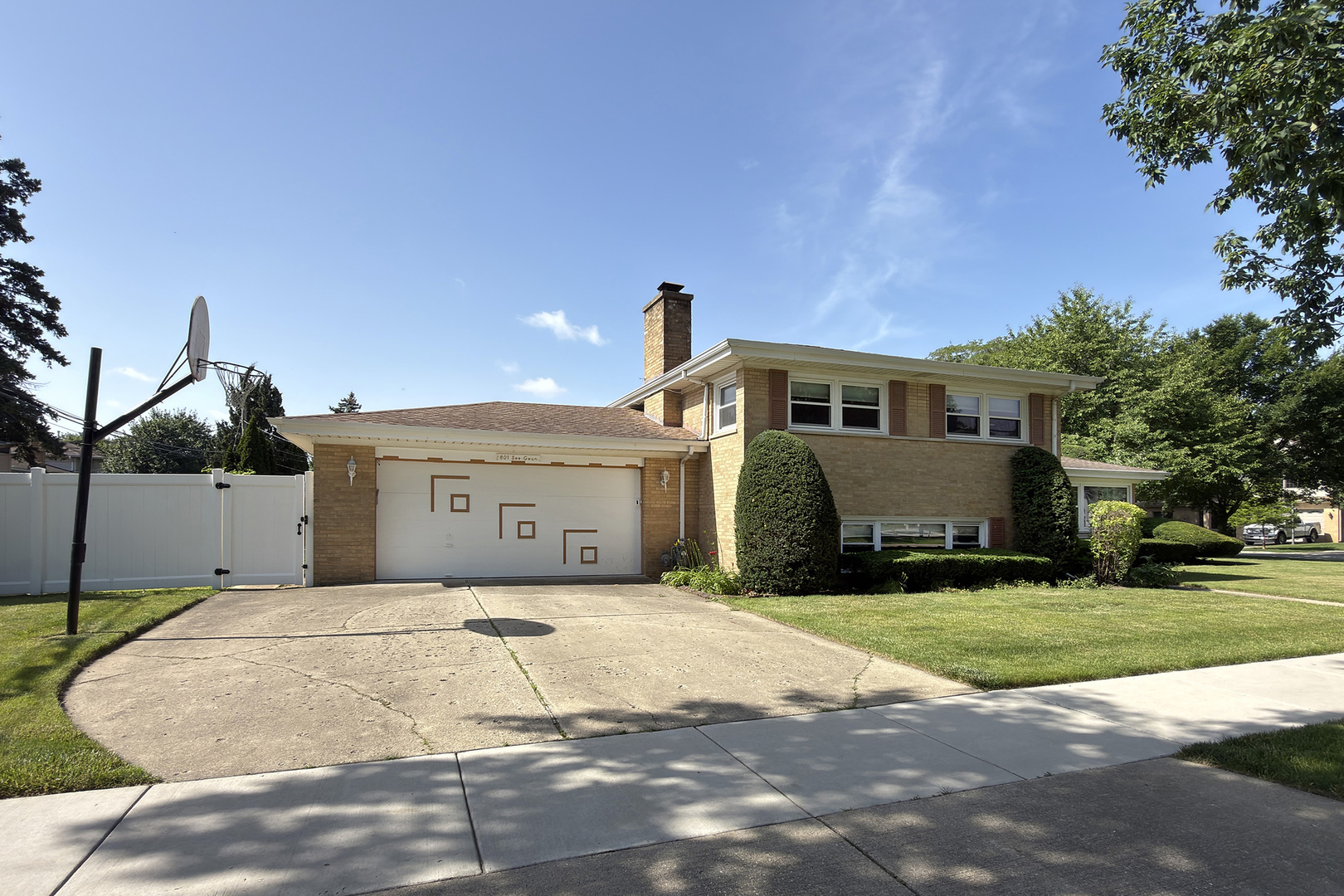 801 S See Gwun Avenue Property Photo 3